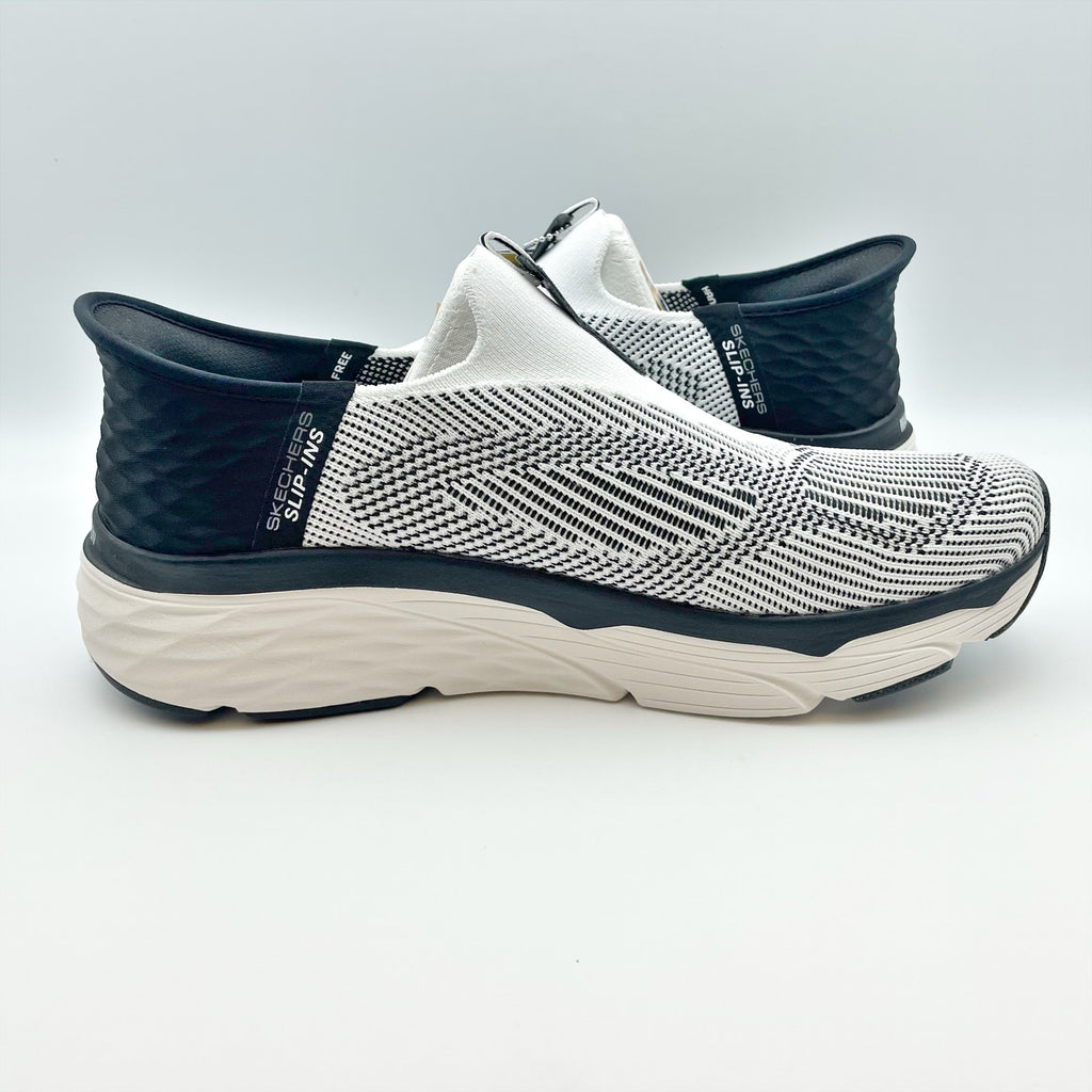 Skechers Men's Max Cushioning Elite Slip On Sneakers Size 9 Black White Knit NIB