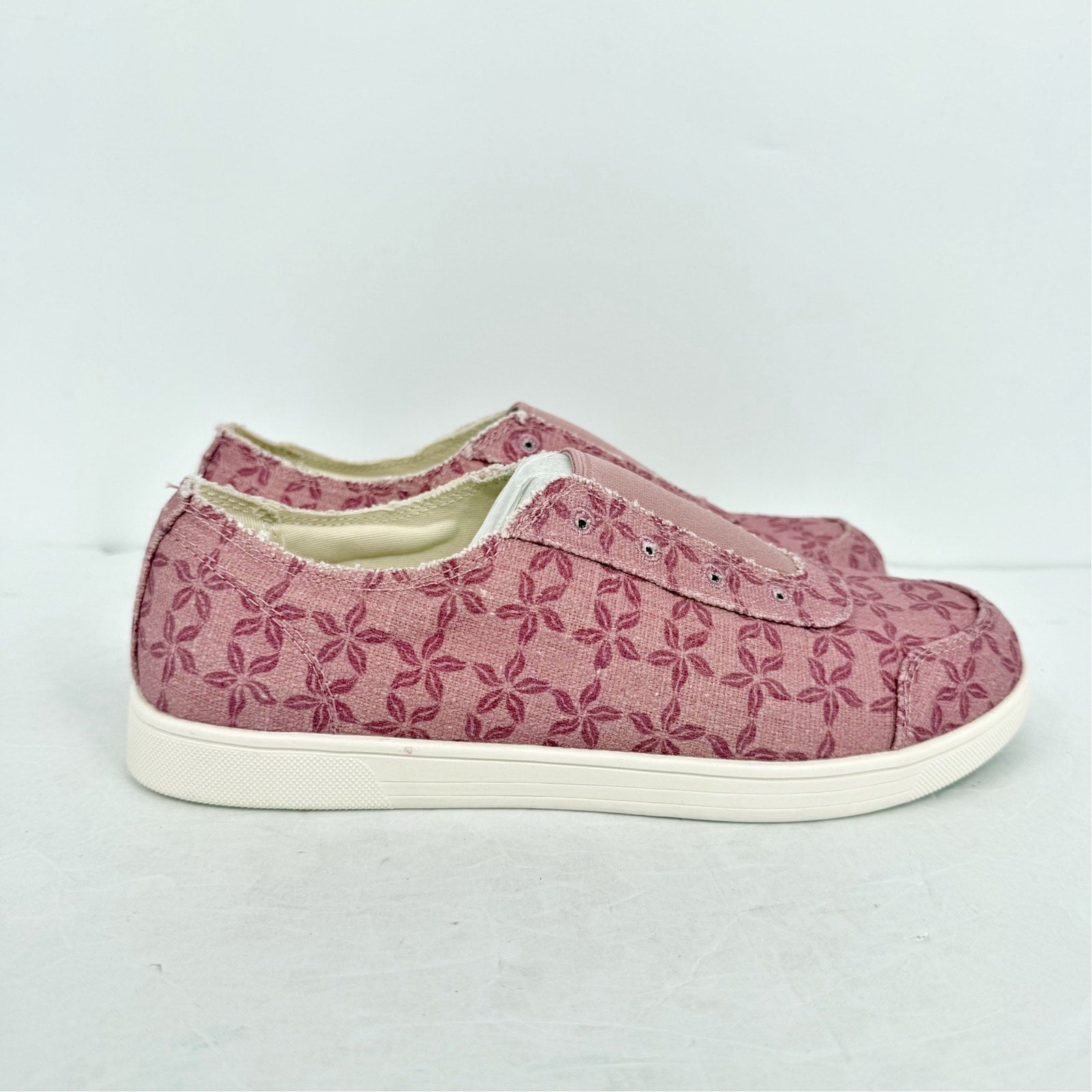 Spenco Womens Santa Maria Batik Sneakers US 9.5 WIDE Pink Canvas Casual NIB