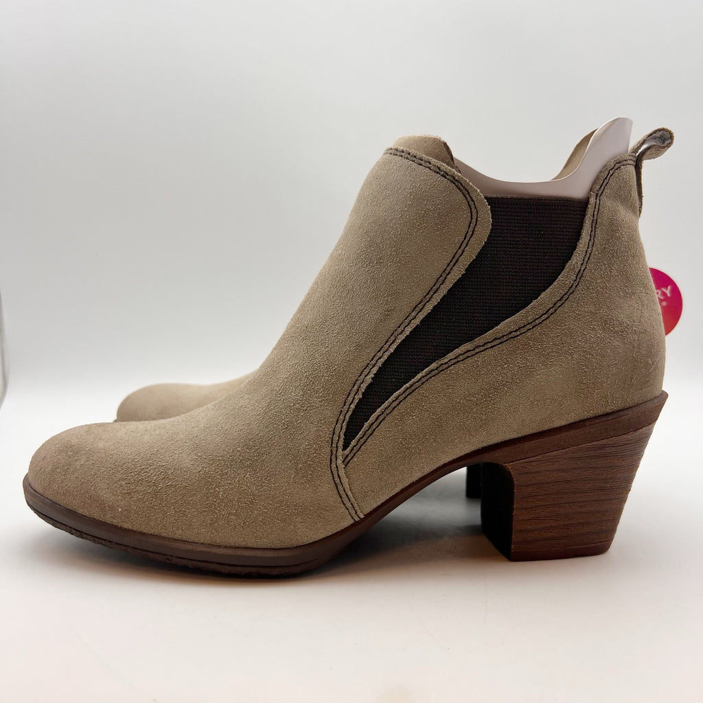 Comfortiva Womens Bailey Ankle Booties Size 8.5 EU 40 Tan Light Grey Leather NIB
