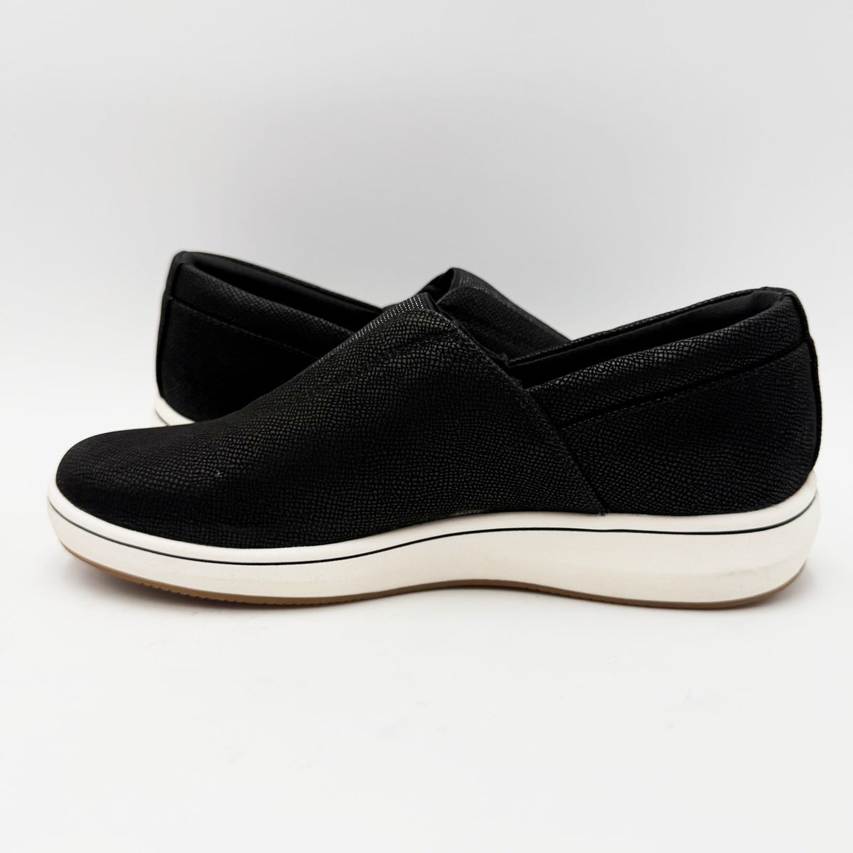 Clarks Womens Breeze Sky Ria Slip On Shoes Size 6.5 EU 37 Black Casual NWOB