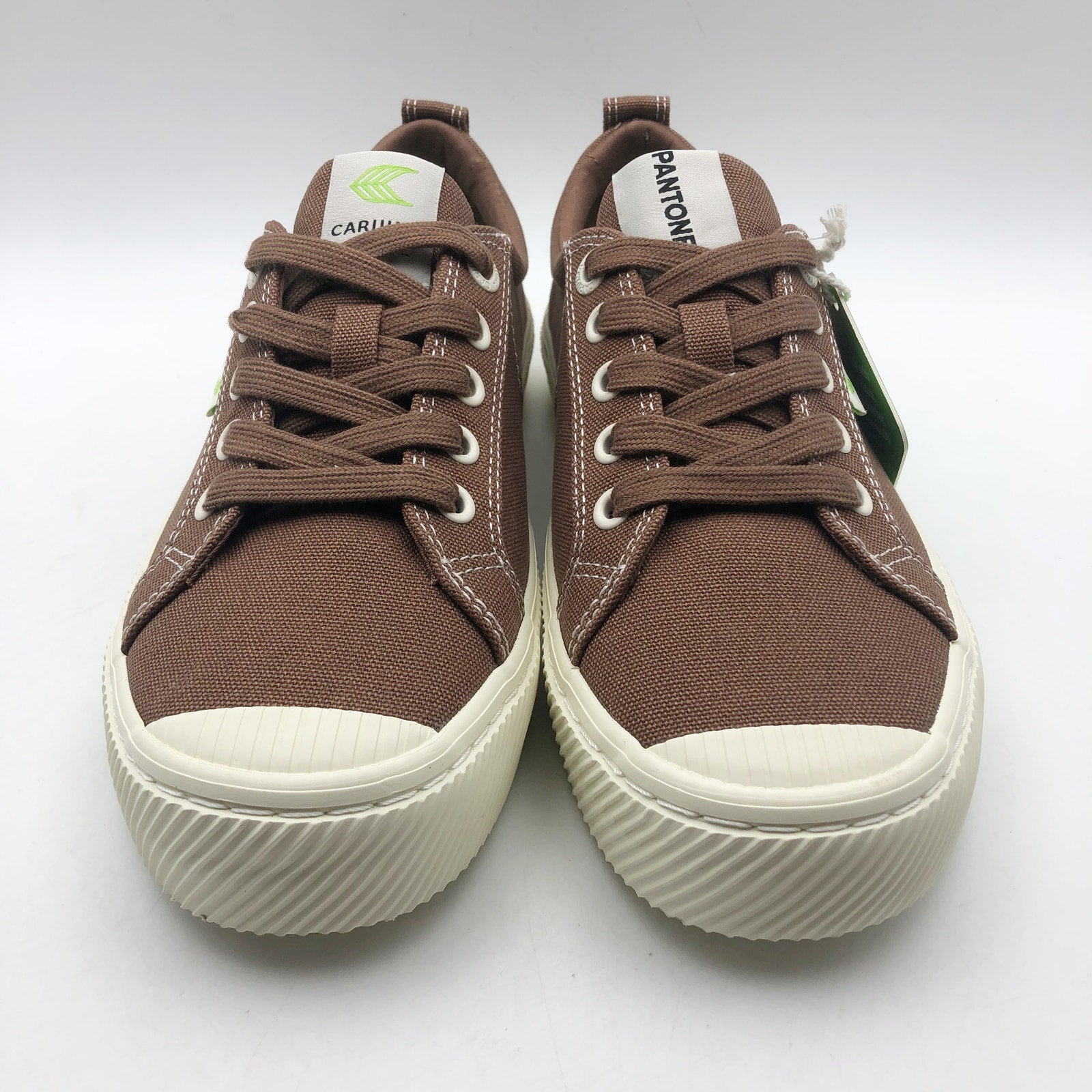 Cariuma Womens OCA Low Canvas Sneaker Size 9 Brown Pantone Contrast Thread NIB
