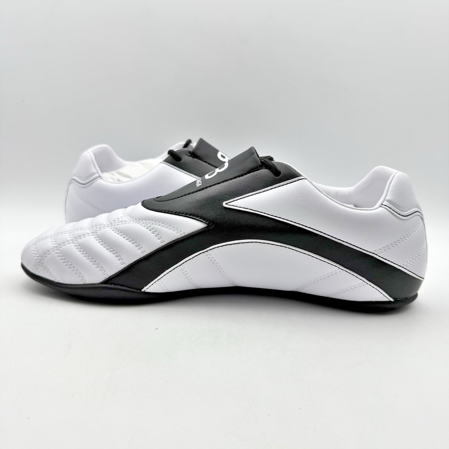 Balenciaga Womens Zen Sneakers US 9 M EU 42 White Black Casual NWOB