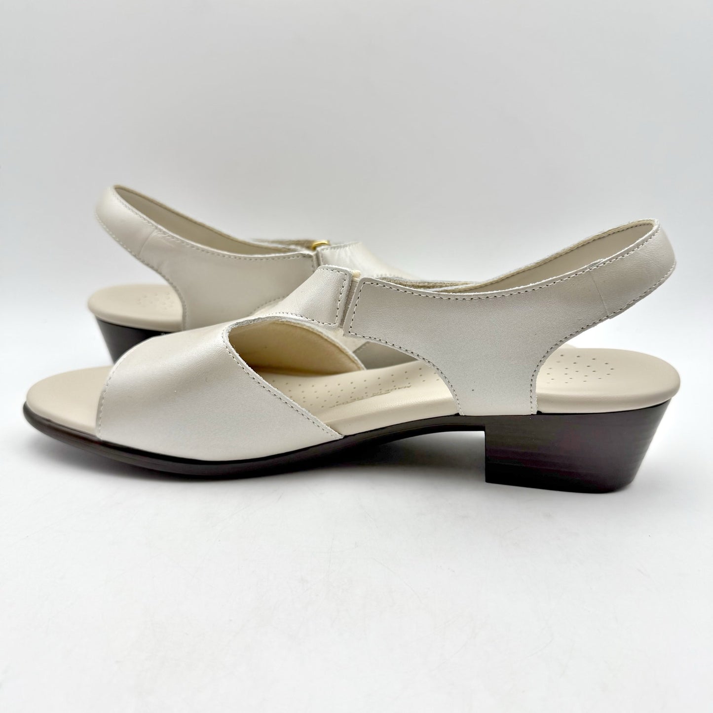 SAS Womens Suntimer Heeled Sandal US 11 Narrow Cream Leather NIB