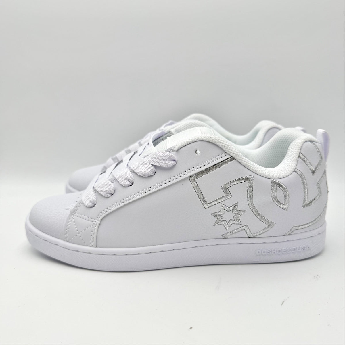 DC Womens Court Graffik Skate Sneakers Size 8 EU 39 White Leather NWOB
