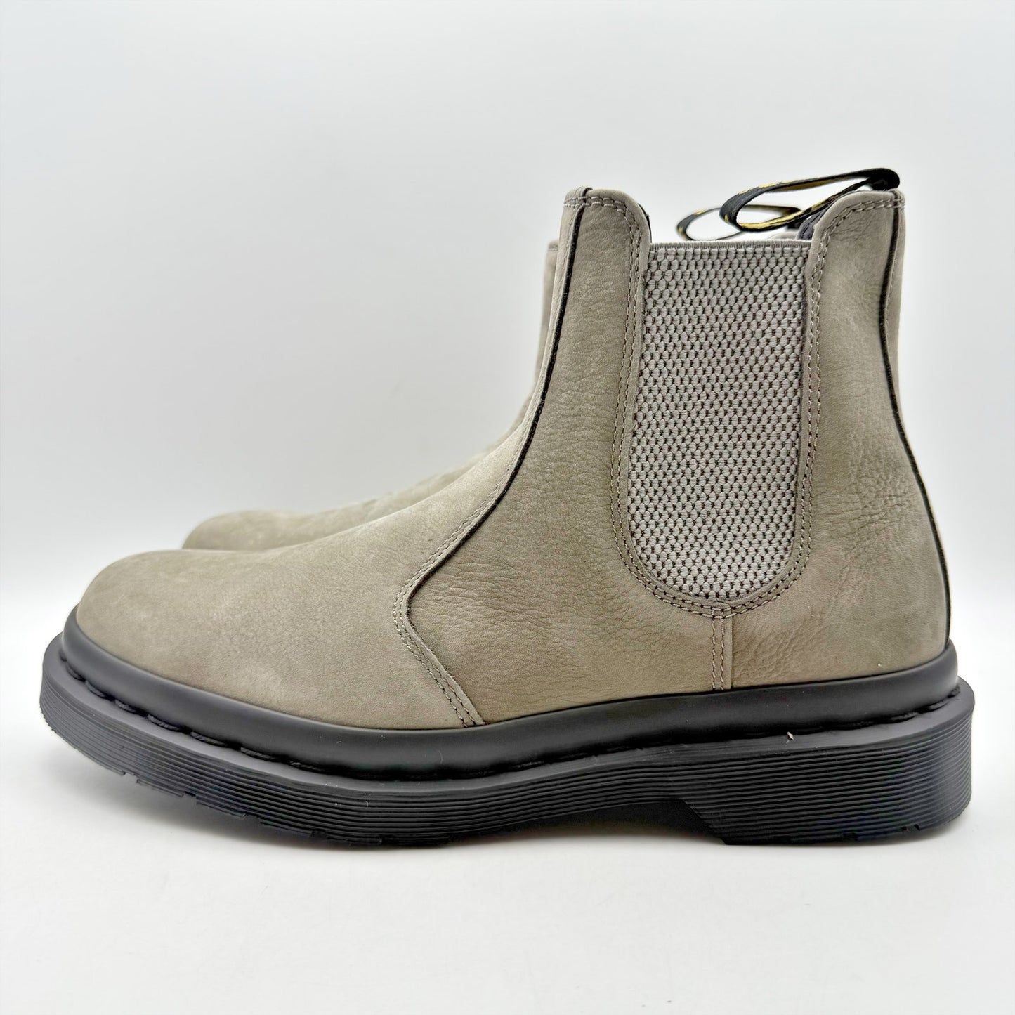 Dr. Martens Womens 2976 Chelsea Boots EU 41 US 9 Taupe Grey Leather NIB