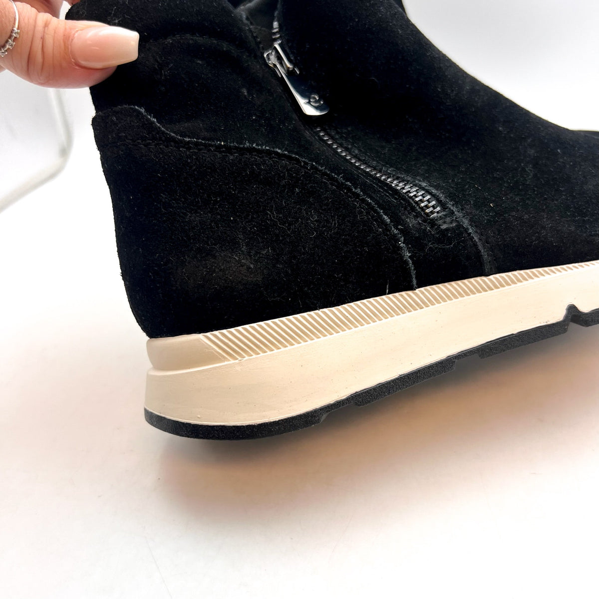 EASY SPIRIT Women's Ives Casual Boots Size 8M Black Suede Waterproof Flats NWOB