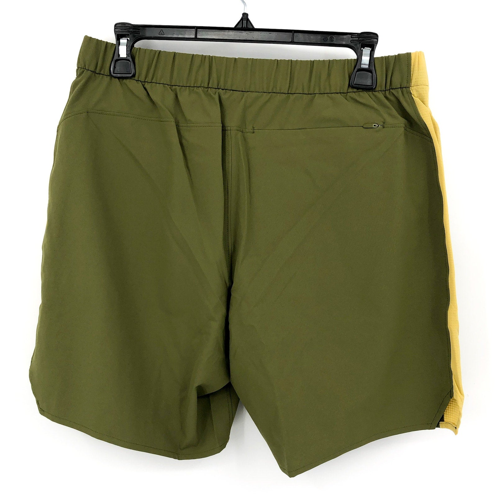 OUTDOOR VOICES Mens High Stride 7" Shorts Medium Green Athletic Pockets NWT
