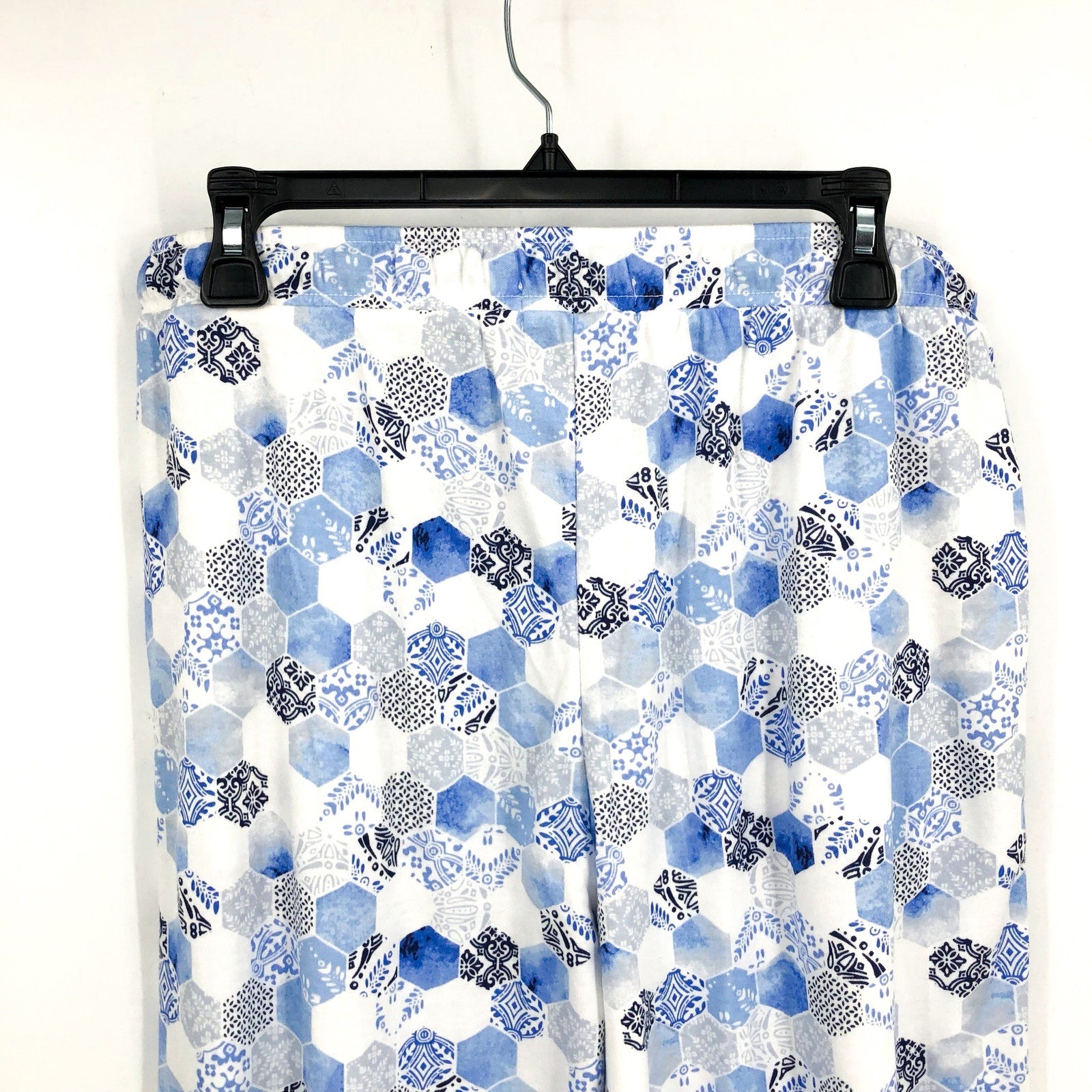KAREN NEUBURGER Women's Crop Pajama Pants Large White Blue Mosaic NWT