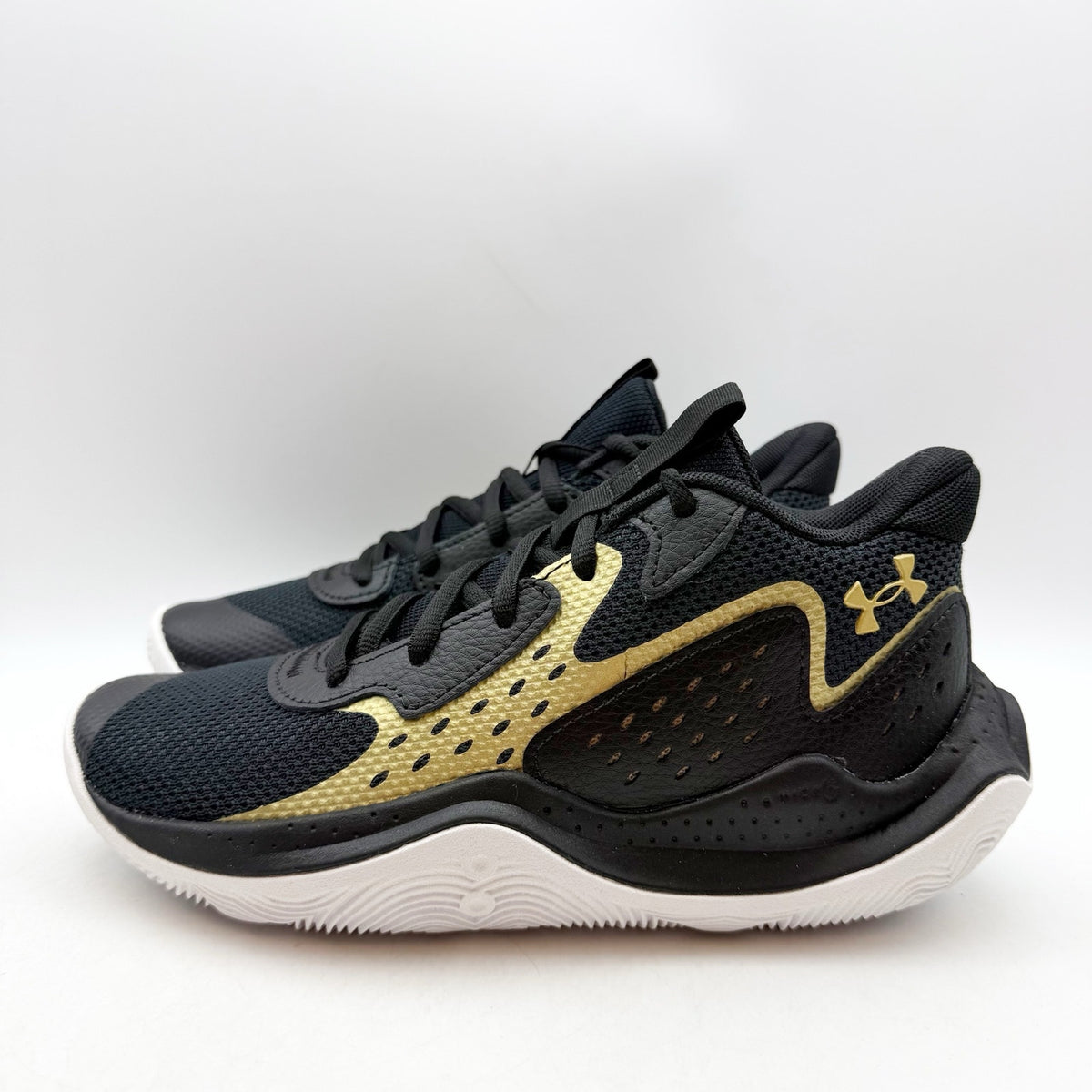 Under Armour Boys GS Jet '23 Basketball Athletic Shoes 4 Youth Black Gold NWOB