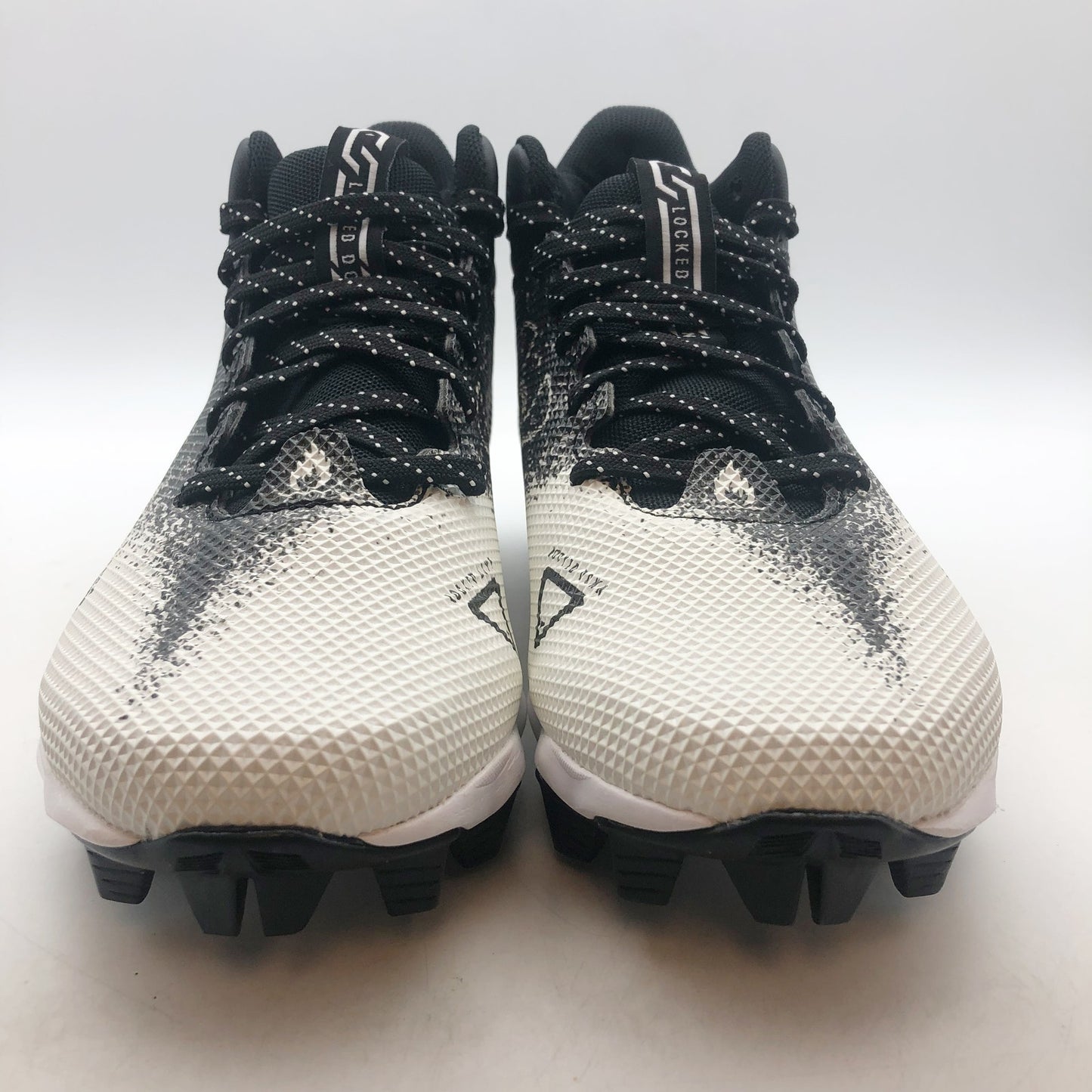Under Armour Boys Spotlight Franchise RM 2.0 Football Cleats Size 4 Black NWOB