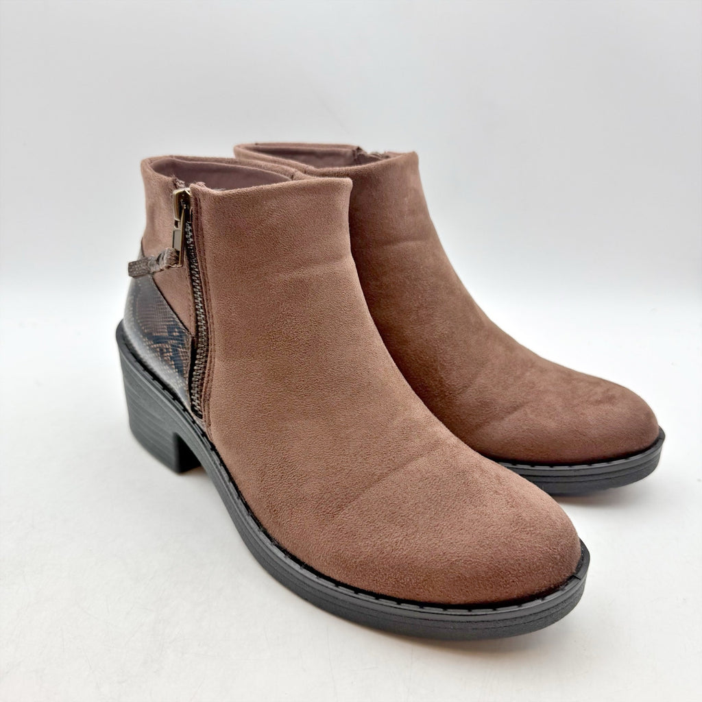 BZEES Womens Outgoing Ankle Booties Size 7 M EU 37 Brown Boots NIB