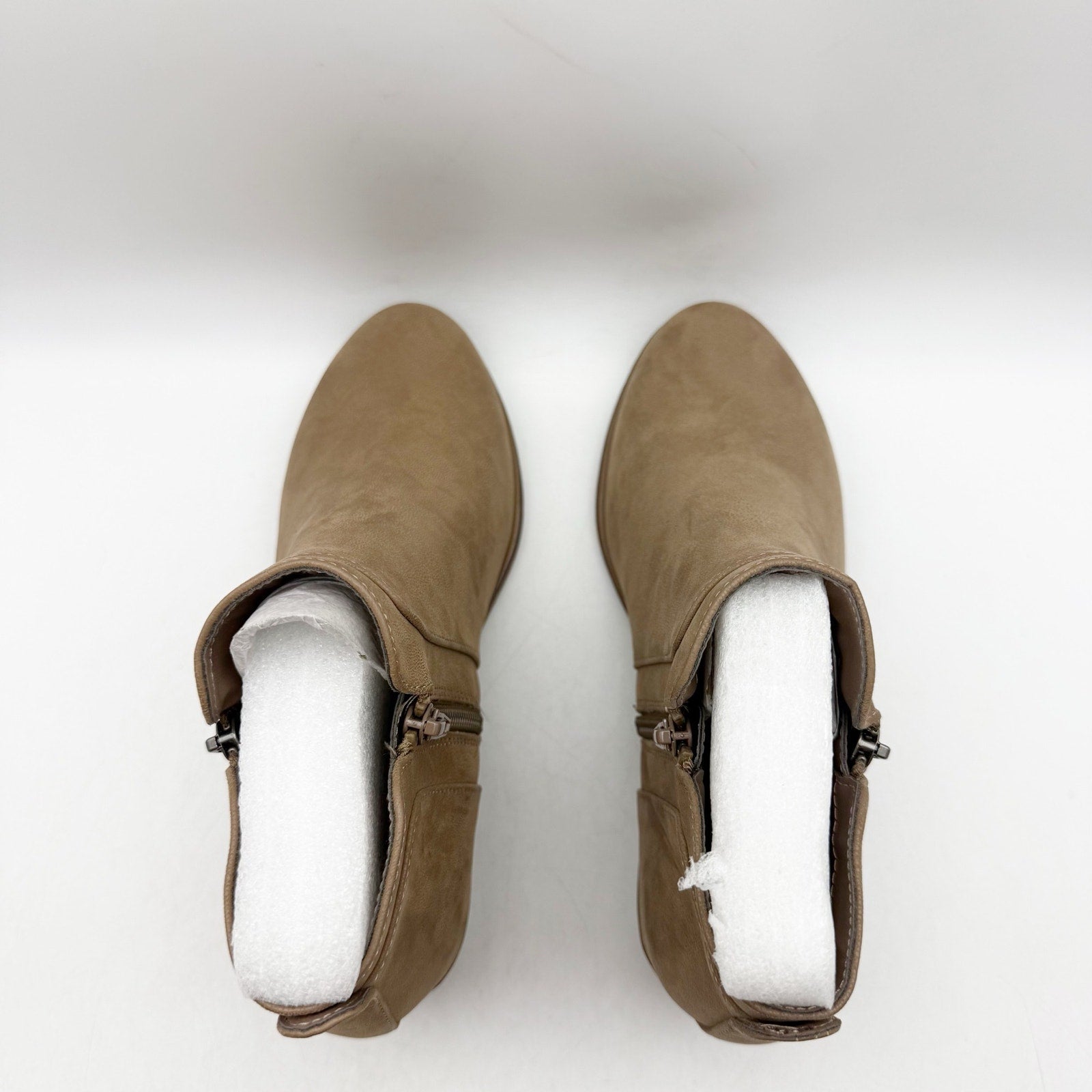 MIA Womens Kendis Ankle Bootie Size 6 Wide Taupe Tan Vegan Leather NWOB
