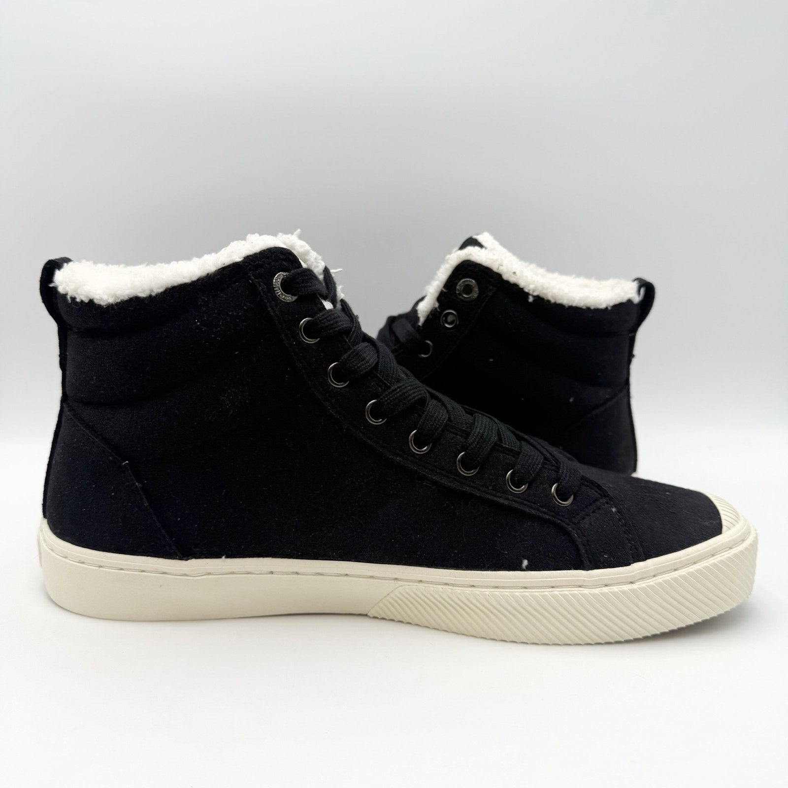 Cariuma Mens OCA Therma High Top Sneakers US 11 Black White Water Repellant NIB