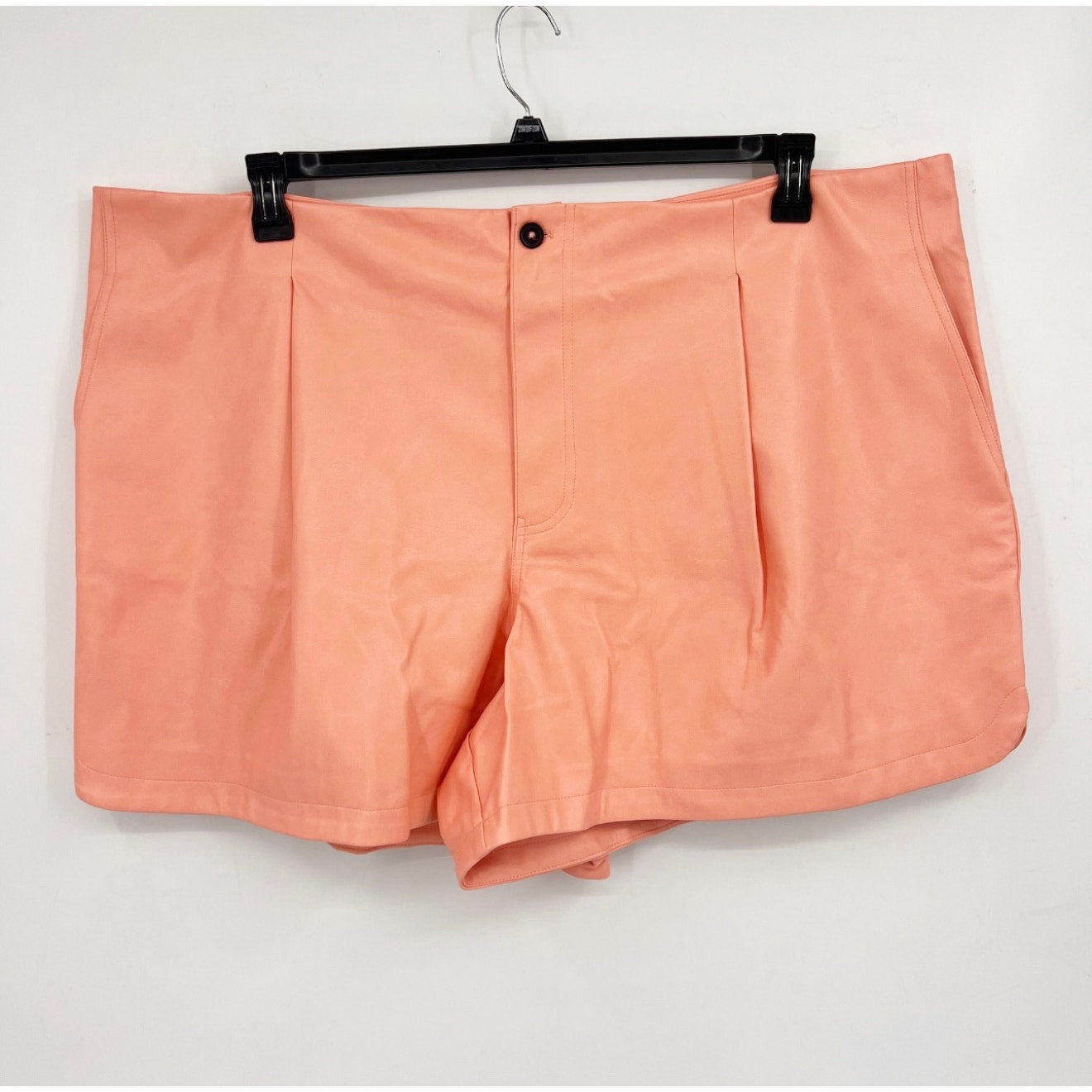 AVEC LES FILLES Women's Pleated Faux Leather Shorts 3X Peach Lined NWT