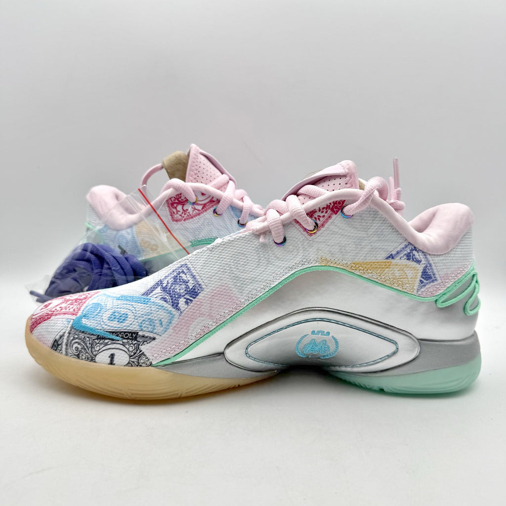 NIKE Mens Lebron XXll QS Sneakers US 10 EU 44 White Multicolor Athletic NIB