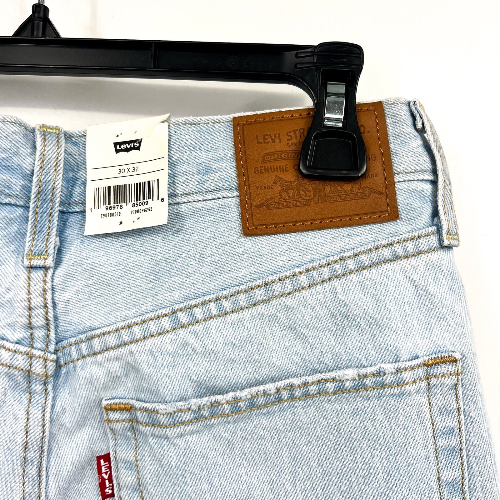 LEVI'S Women's Ribcage Straight Ankle Jeans 29x27 US 8 Light Wash 72693-0110 NWT