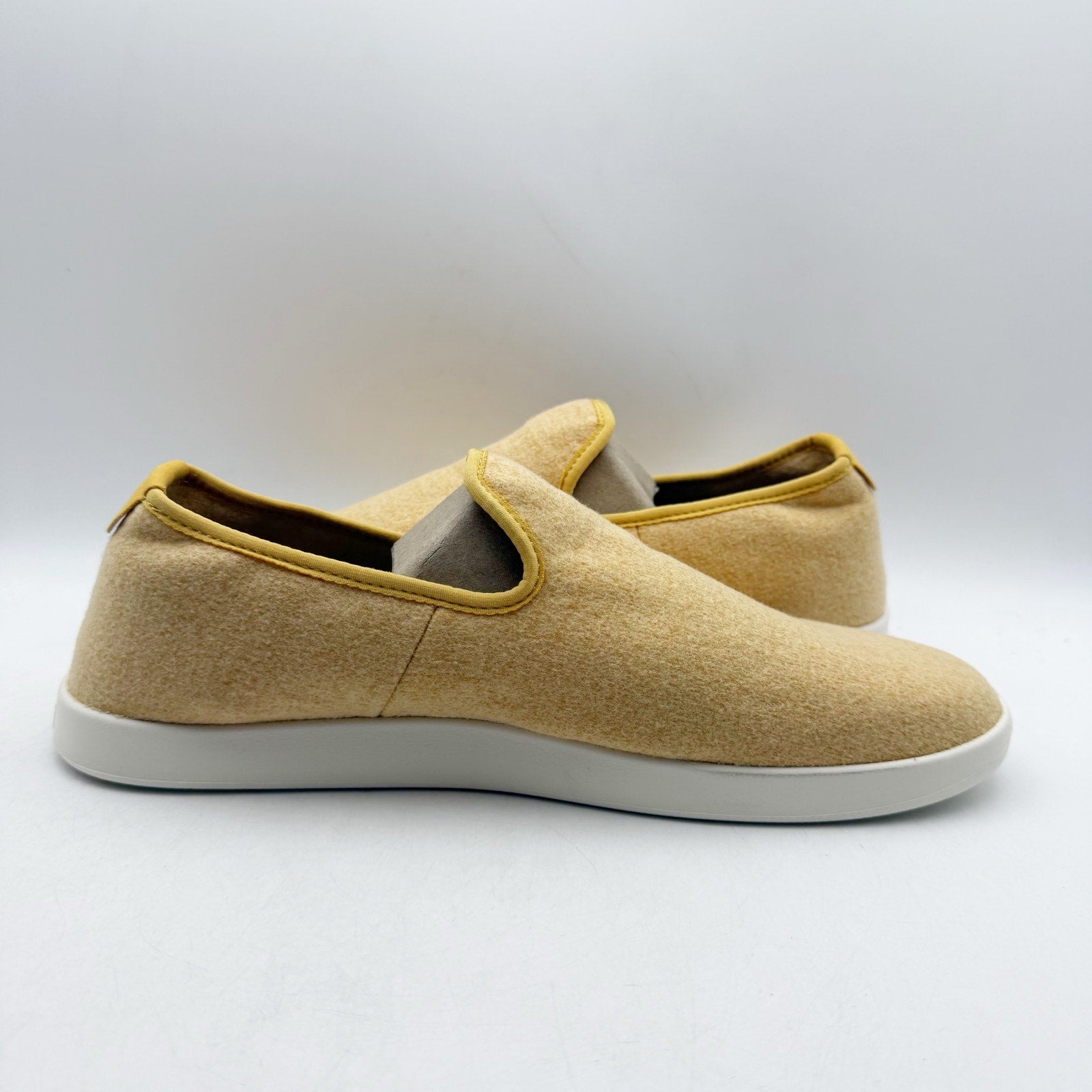 AllBirds Mens Wool Lounger Casual Sneakers Size 11 EU 43.5 Yellow Slip On NIB