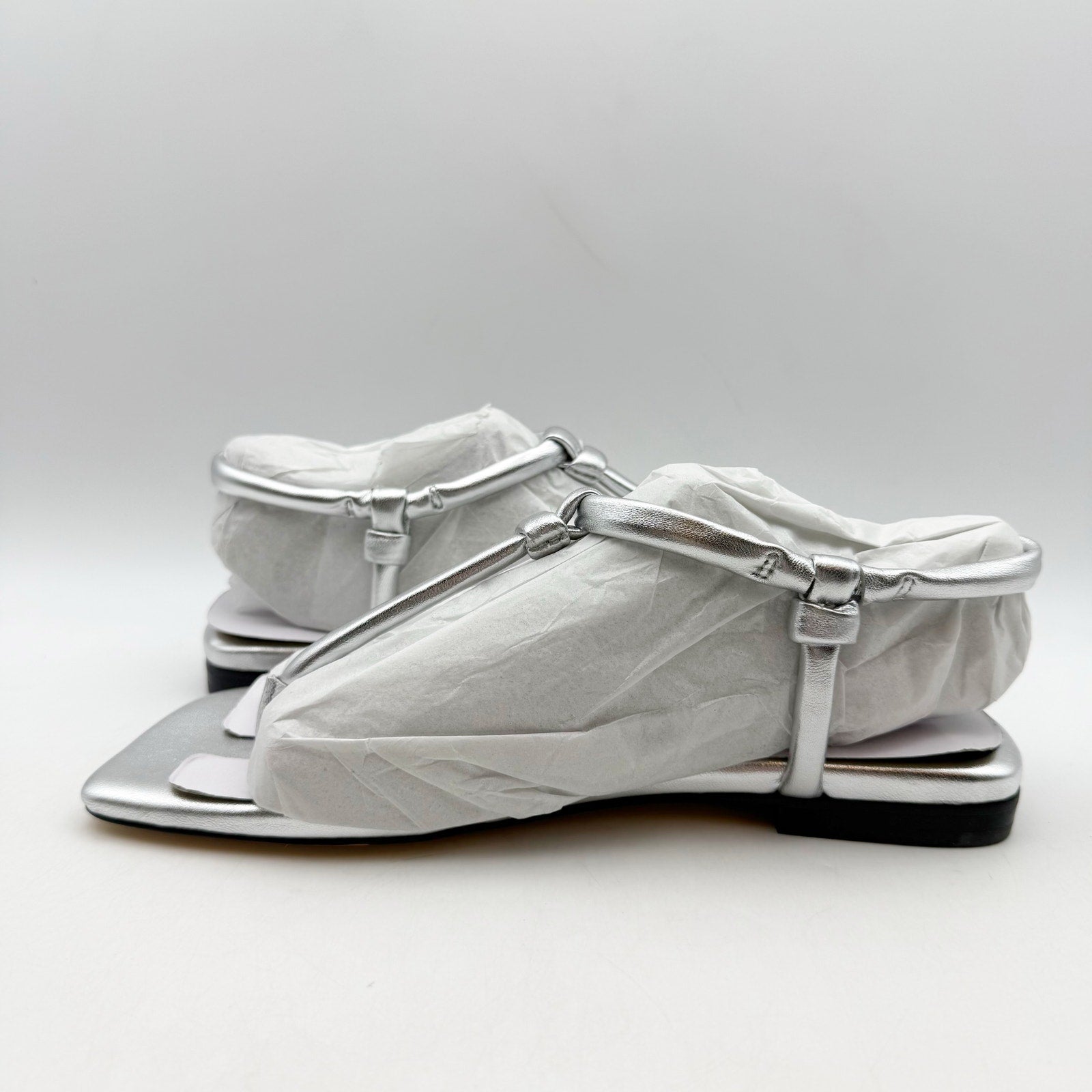 Marc Fisher Womens LTD Maycee Flat Sandals US 6.5 M Silver Leather Thongs NIB