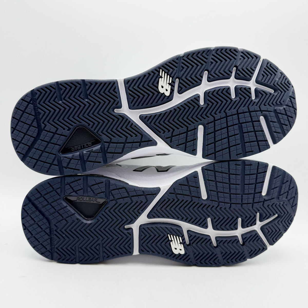 New Balance Mens 857v3 Athletic Shoes Size 7.5 XW 4E White Navy Blue NIB