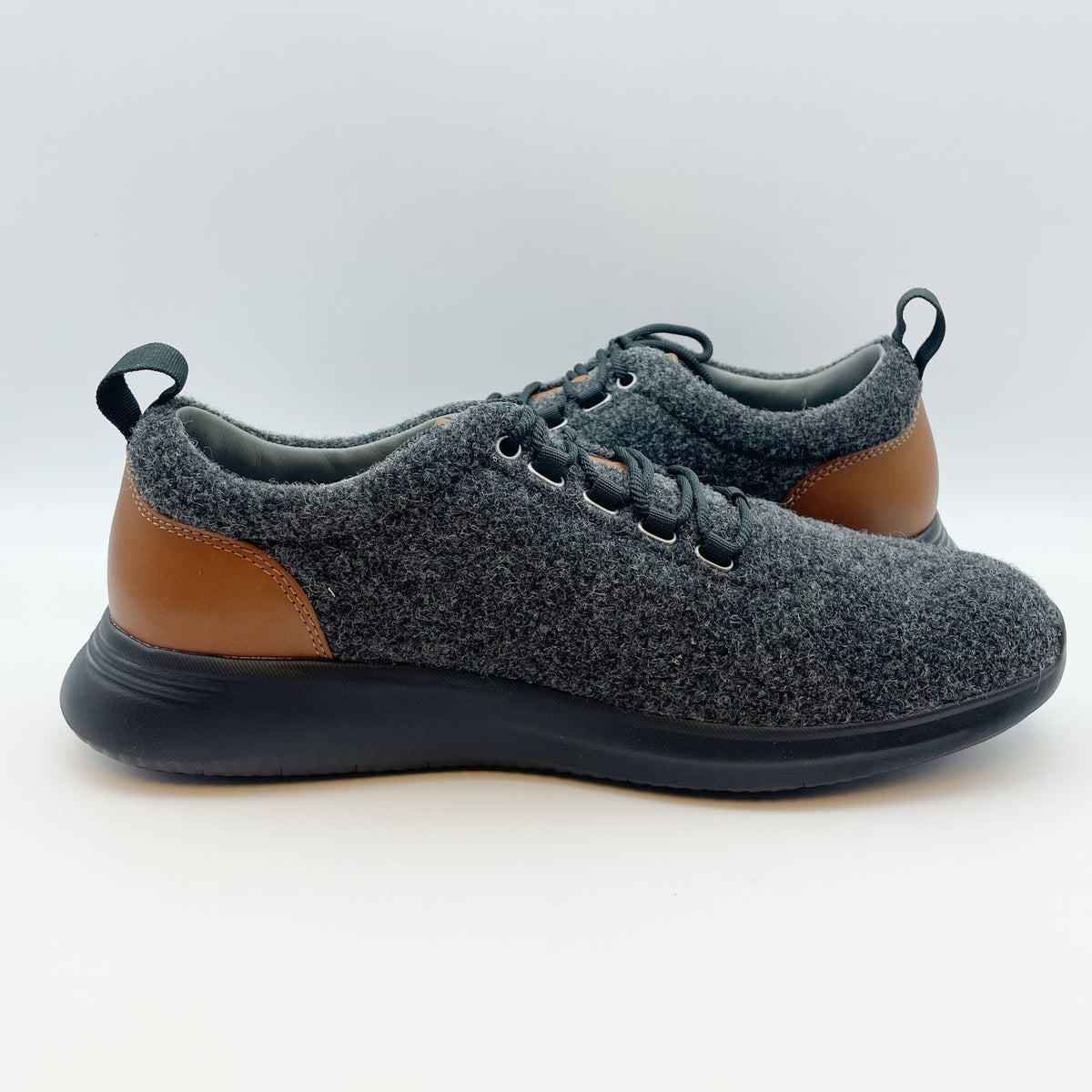 Johnston & Murphy Mens Amherst U-Throat Sneakers Size 10 M EU 43 Grey Wool NIB
