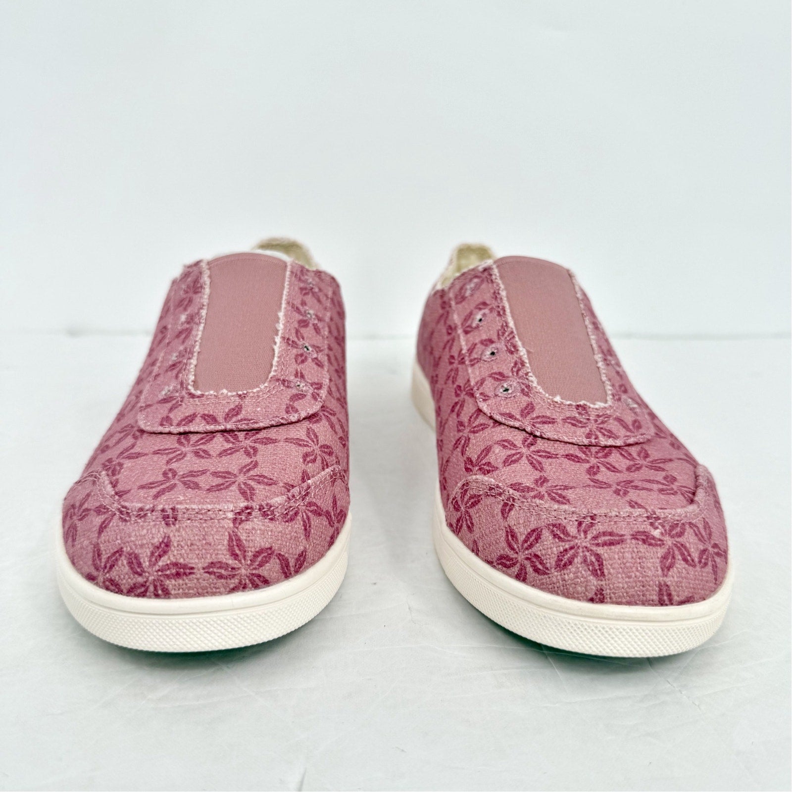 Spenco Womens Santa Maria Batik Sneakers US 9.5 WIDE Pink Canvas Casual NIB
