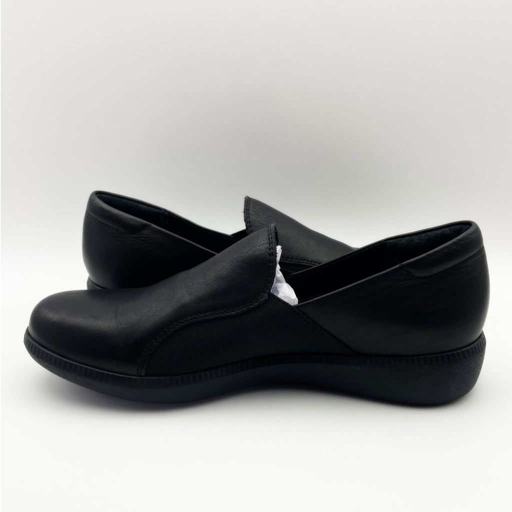 Munro Women's Clay Slip On Shoes Size 6 Wide Black Leather Loafer Casual NIB