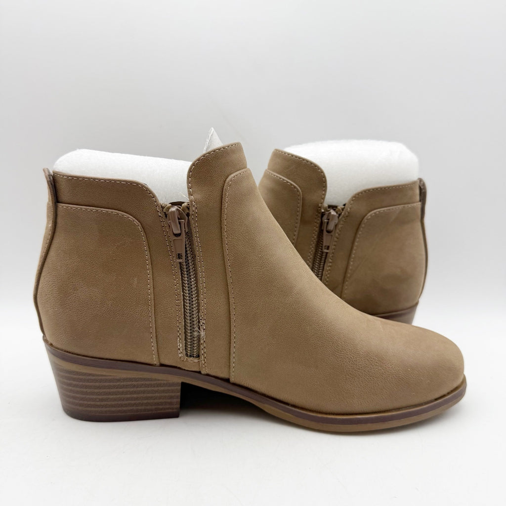 MIA Womens Kendis Ankle Bootie Size 6 Wide Taupe Tan Vegan Leather NWOB