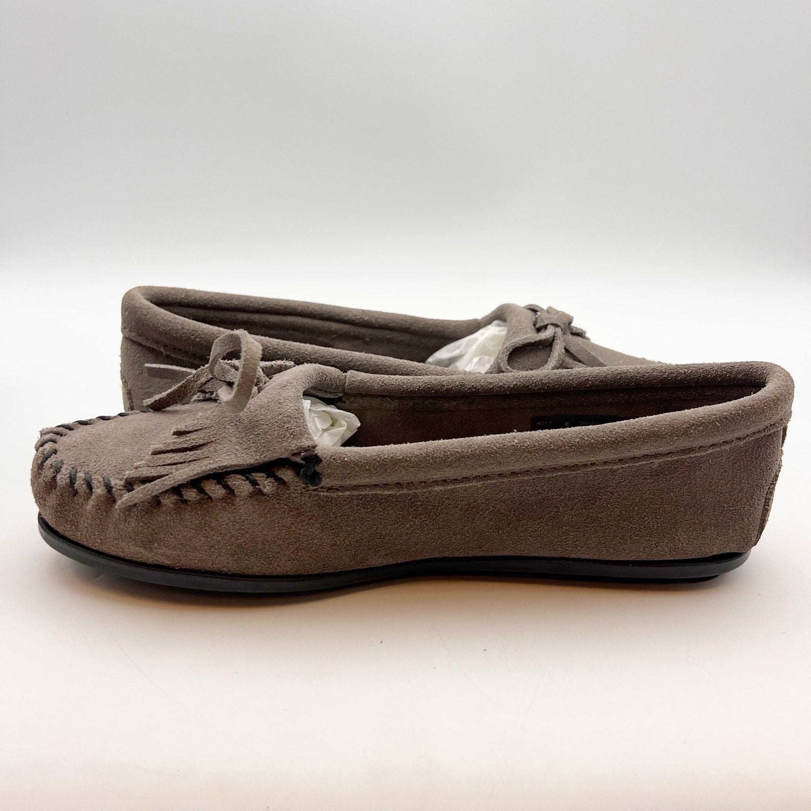 Minnetonka Womens Kilty Hardsole Moccasins Size 7.5 Grey Suede Slip-On NIB