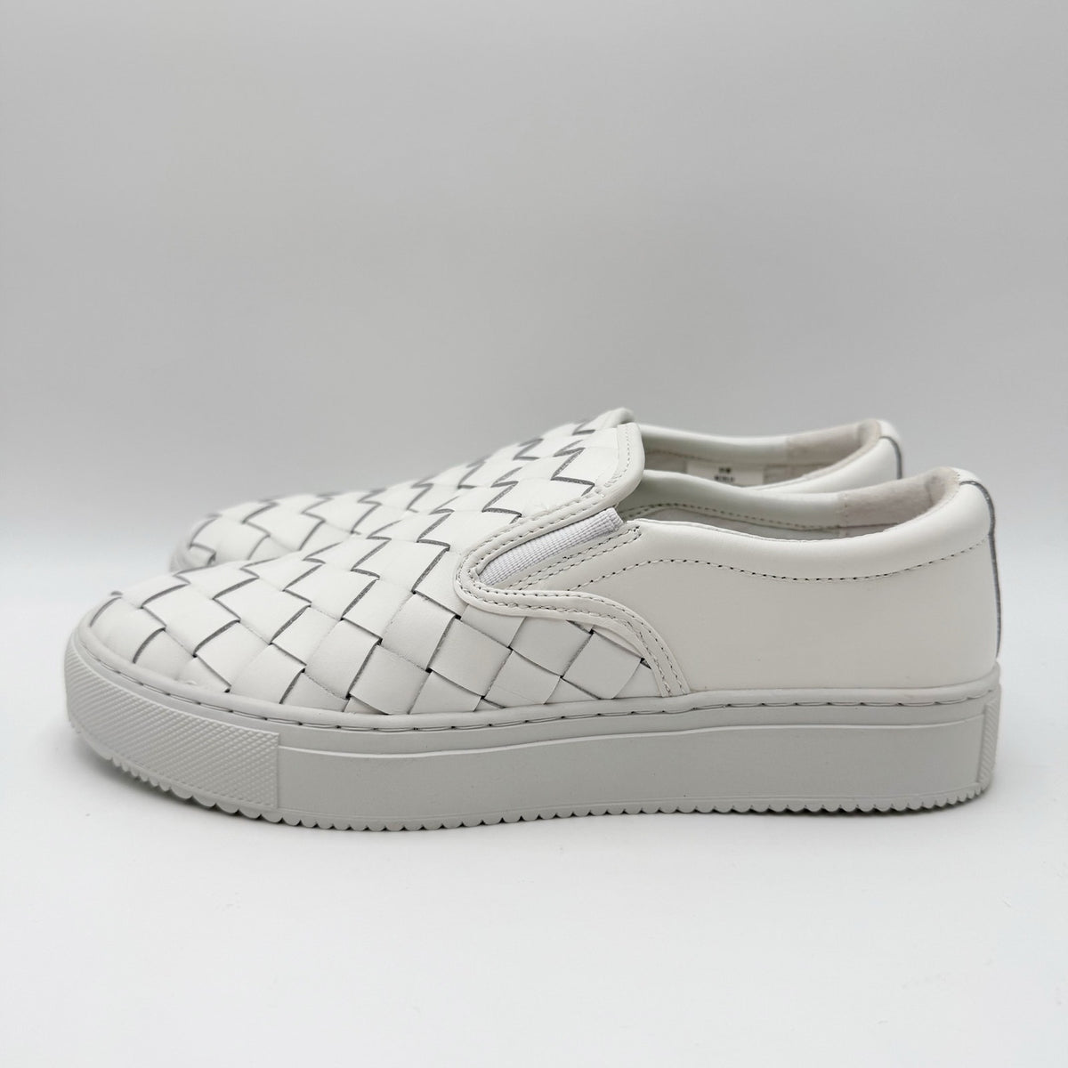 Marc Fisher LTD Womens Calla Casual Sneakers Size 8.5 M White Woven Leather NIB