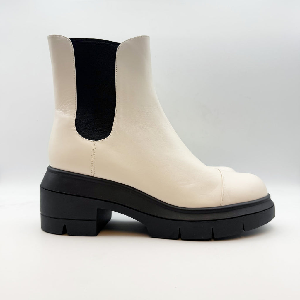 Stuart Weitzman Womens Norah Lug Sole Chelsea Boots 9.5 Wide White Leather NWOB