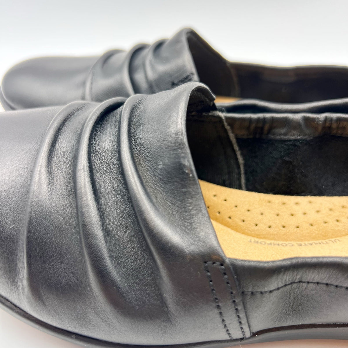 Clarks Womens Jenette Ruby Flats Size 9 M EU 40 Black Leather Slip-On NIB