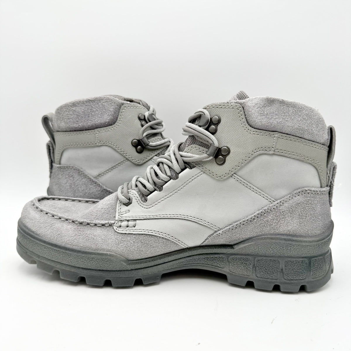 ECCO X Concepts Mens Track 25 Boots EU 44 US 10-10.5 Grey Leather Gortex NWT