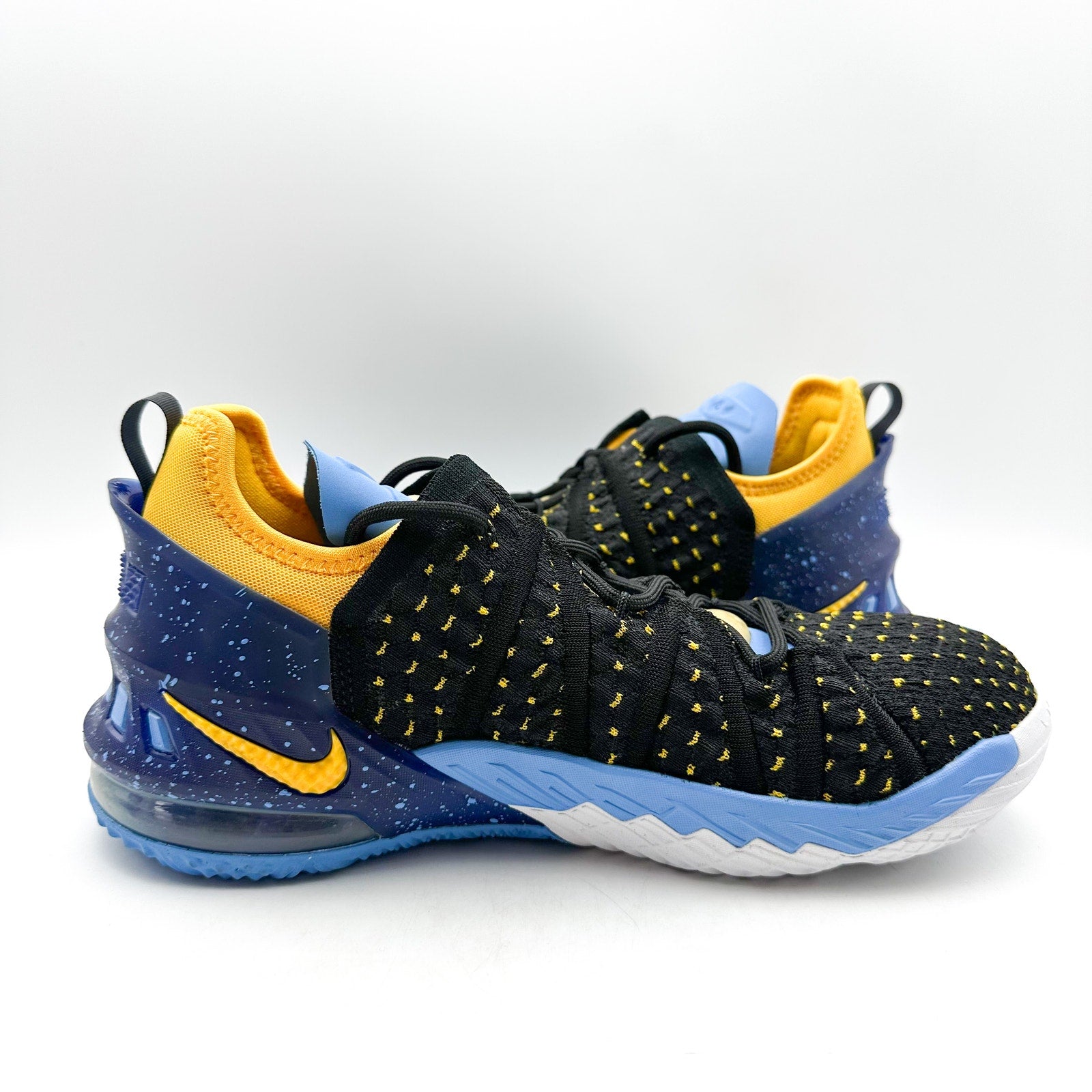 NIKE Youth LeBron 18 GS 'Lakers Heritage' Basketball Shoes 5.5Y Black Multi NWOB