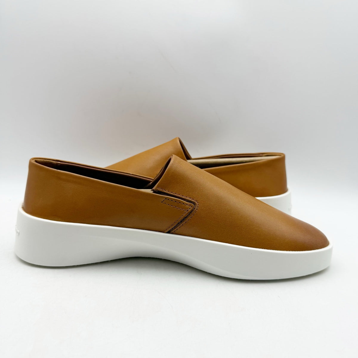 Wolf & Shepherd Womens Cruise Slip On Shoes Size 7 EU 38 Honey Brown White NIB