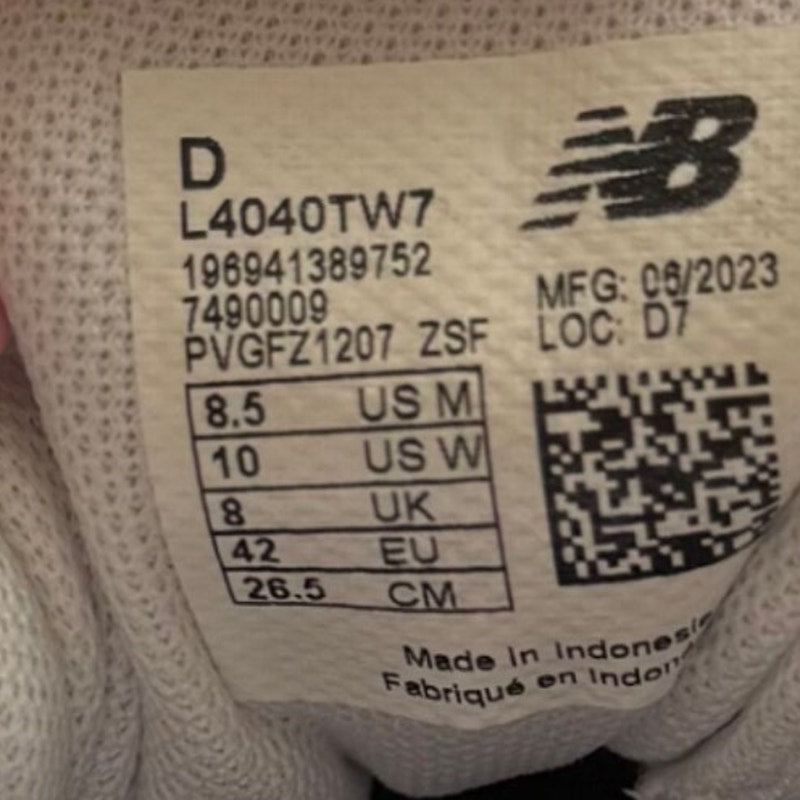 New Balance Mens FuelCell 4040v7 Cleats Size 8.5 White Black Metal Baseball NWOB