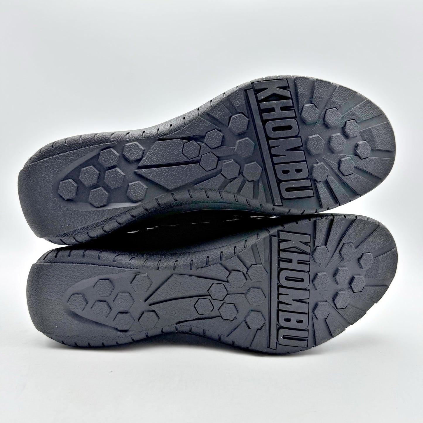 Khombu Womens Megan Snow Boots US 9.5 Wide White Black Waterproof NIB