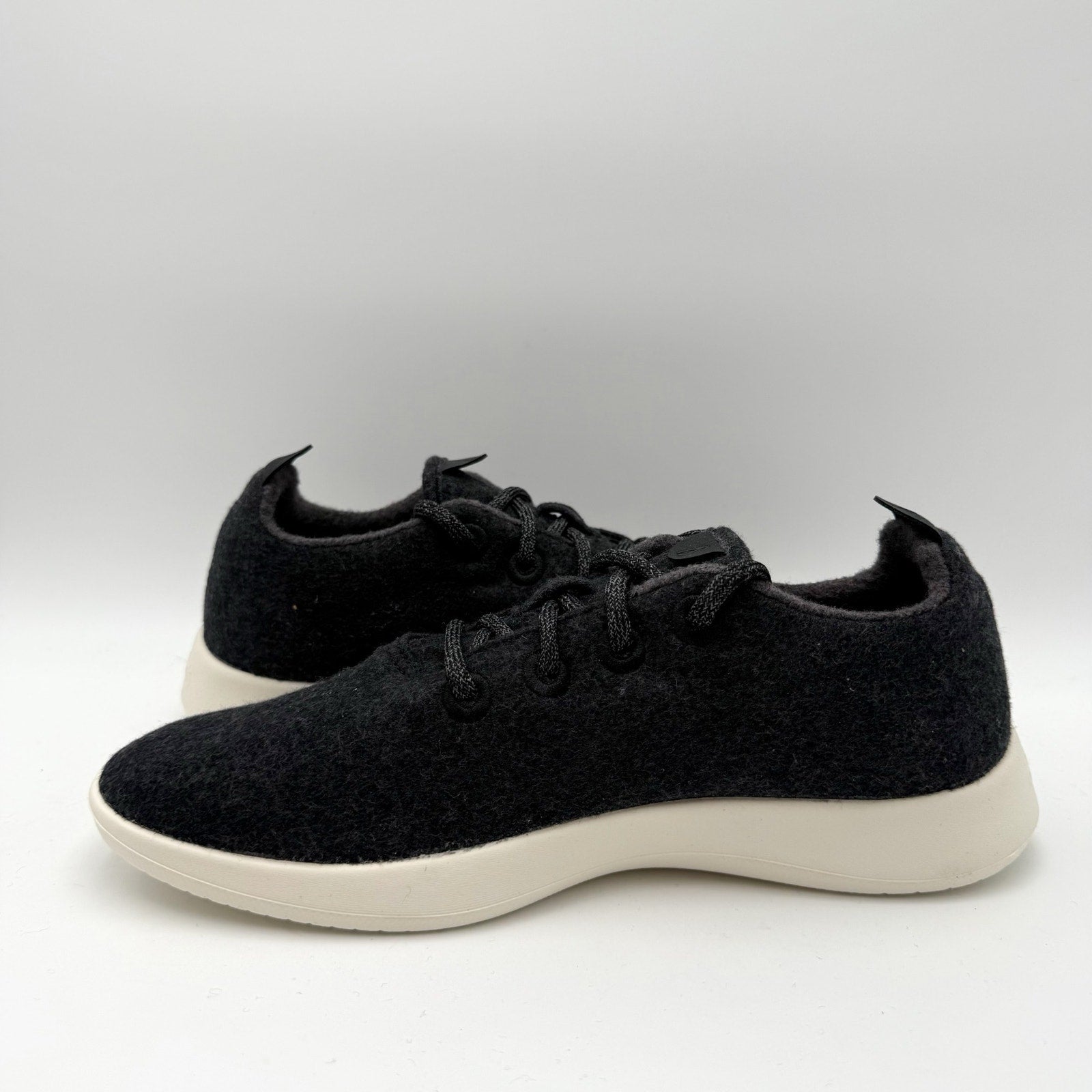 AllBirds Mens Wool Runner Casual Sneakers US 8 EU 40.5 Black Cream Athletic NIB