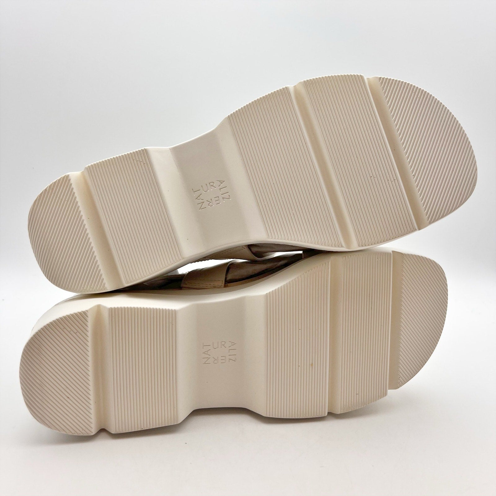 Naturalizer Womens Darry-Sling Sandals Size 9 White Leather Lug Sole NIB