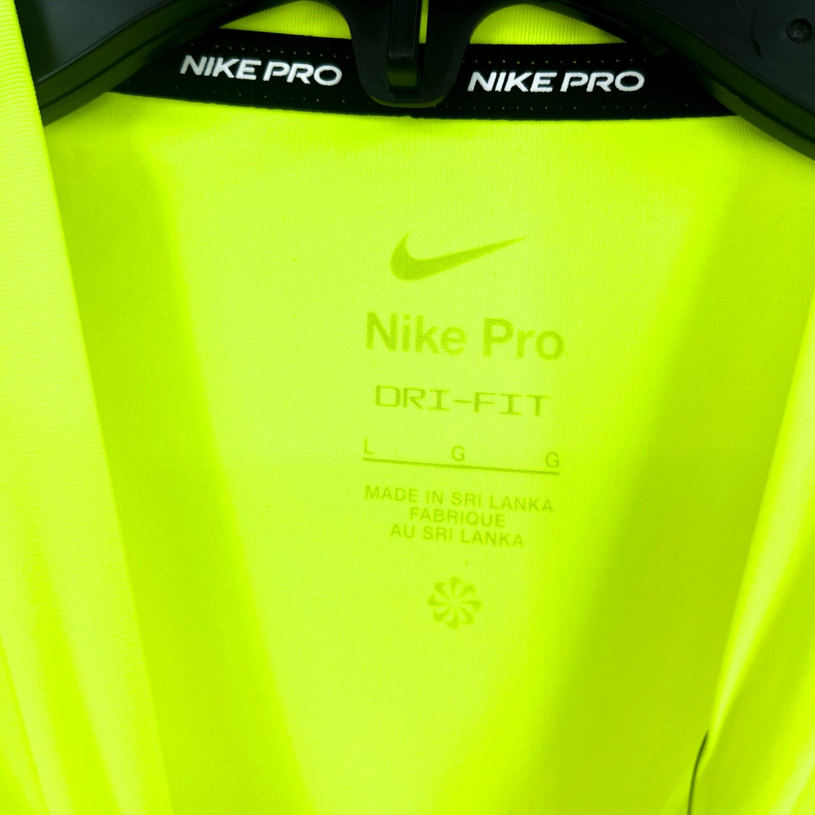 NIKE Big Kids Dri-FIT Short-Sleeve Tshirt Large Neon Yellow Crewneck NWT