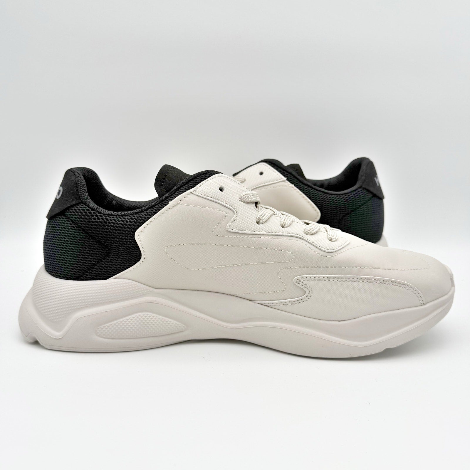 HUGO Mens Leon Running Sneaker US 12 EU 45 Light Grey White Athletic NIB