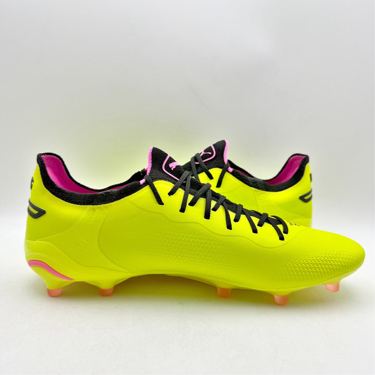 PUMA Mens King Ultimate Soccer Cleats Size 8 EU 40.5 Neon Yellow Athletic NWOB