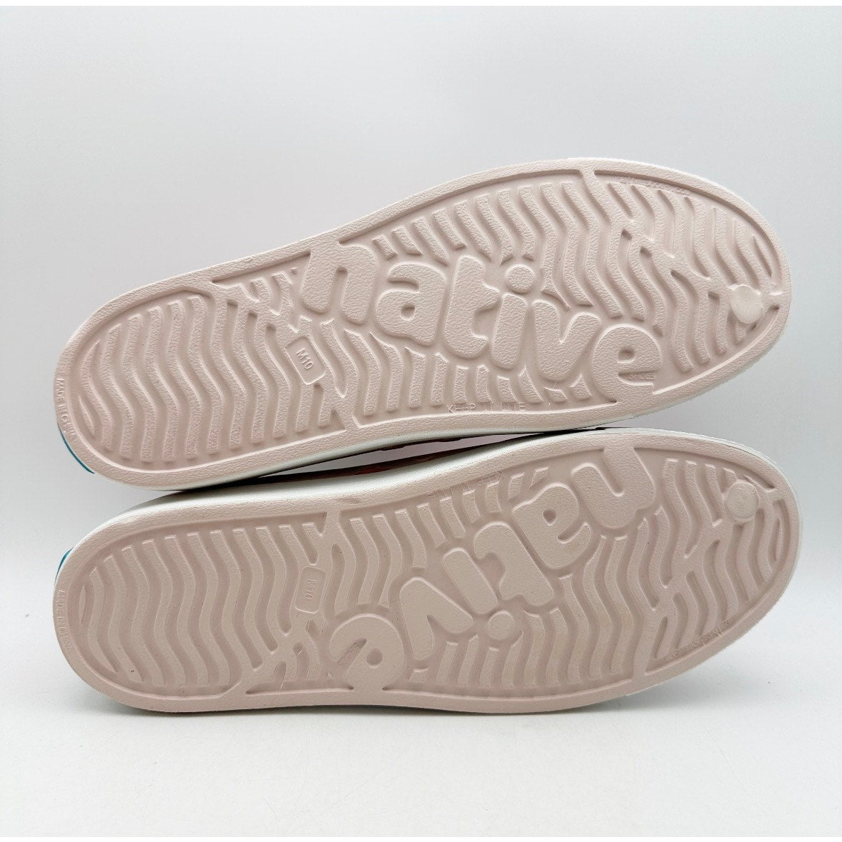 Native Men's Jefferson Slip On Shoes Size 10 Pink White EVA Waterproof NWOB