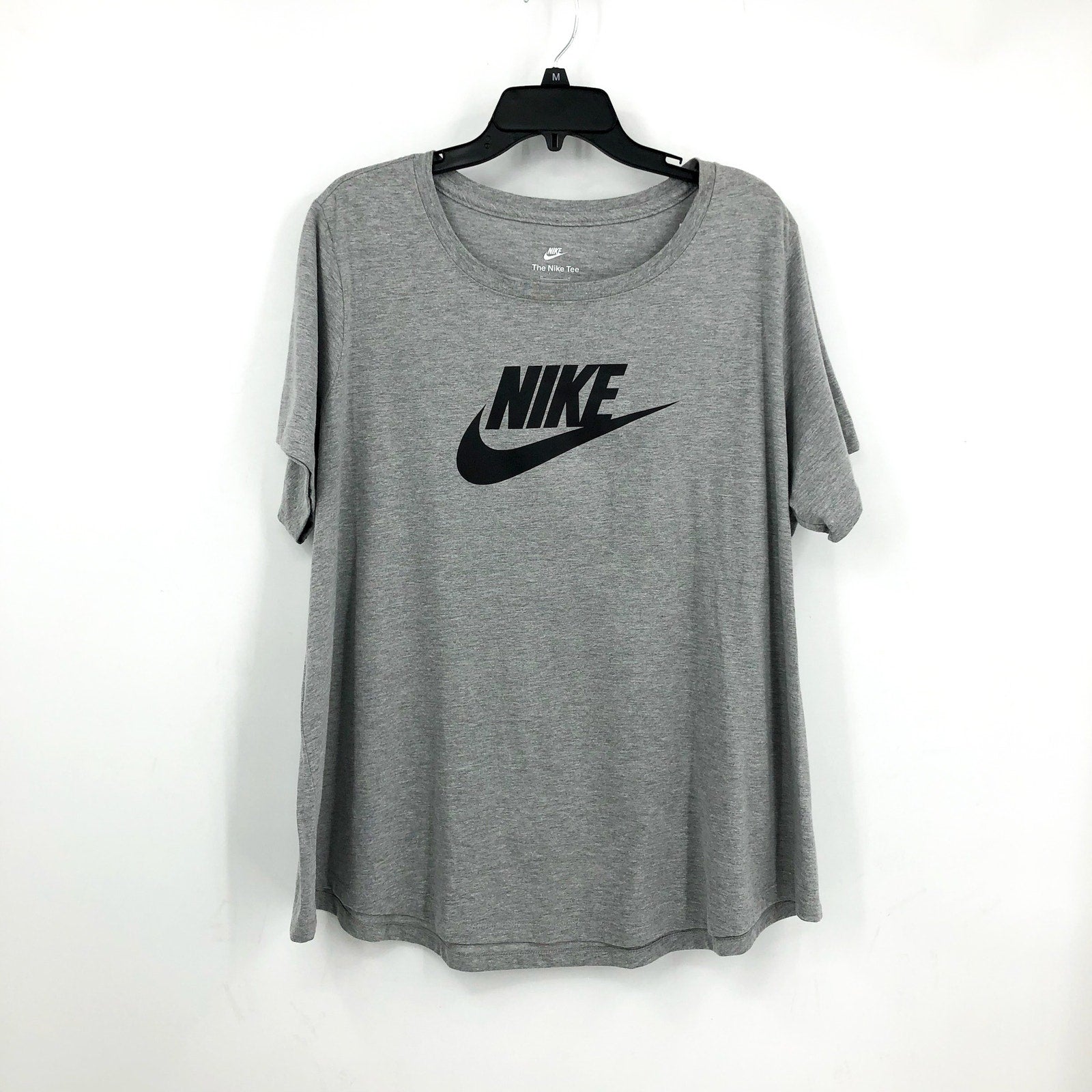 NIKE Women's Club Essential Logo T Shirt 2X Grey Knit Short Sleeve NWT FD0645063