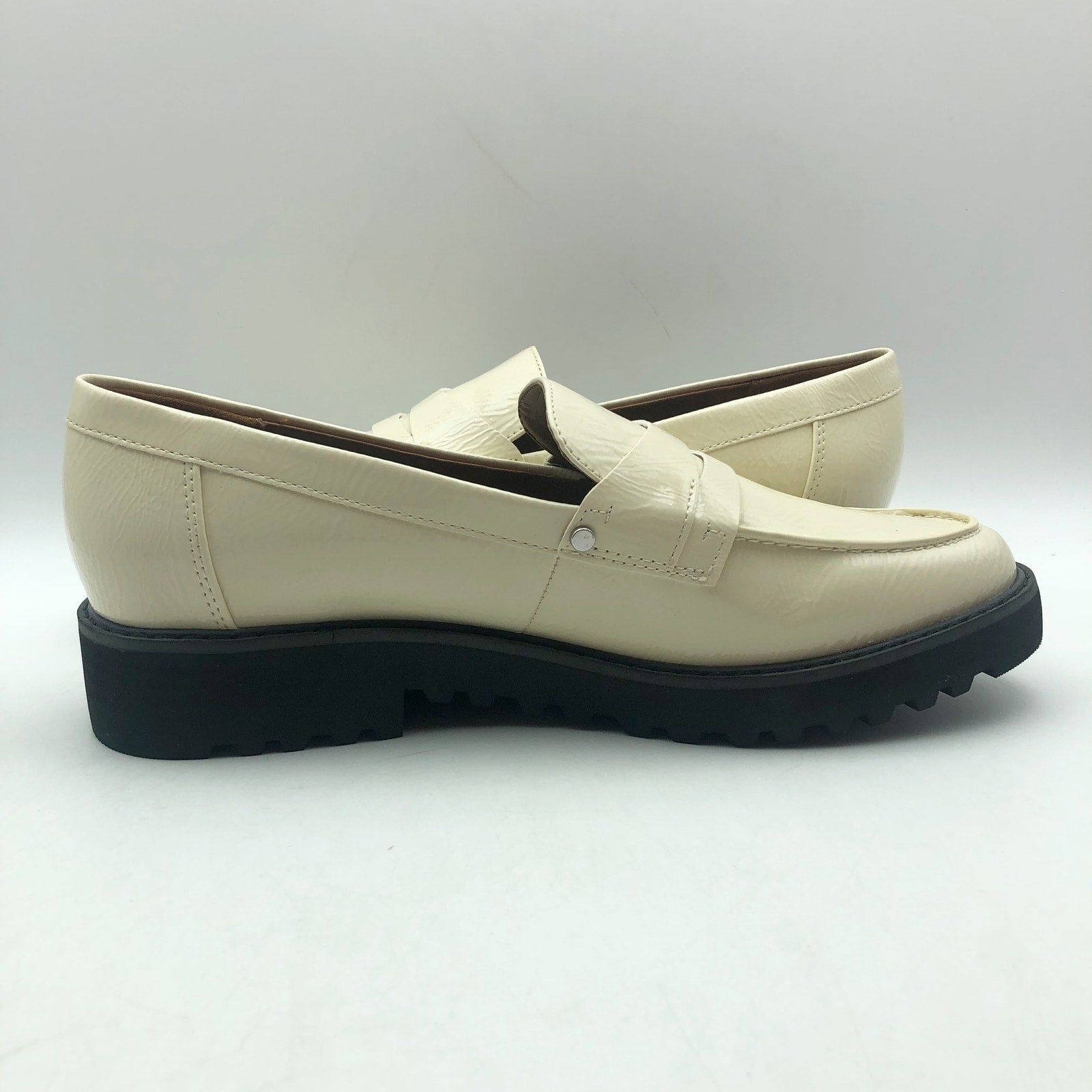 Franco Sarto Womens Cassandra Loafers US 9.5 Cream White Patent Leather NIB