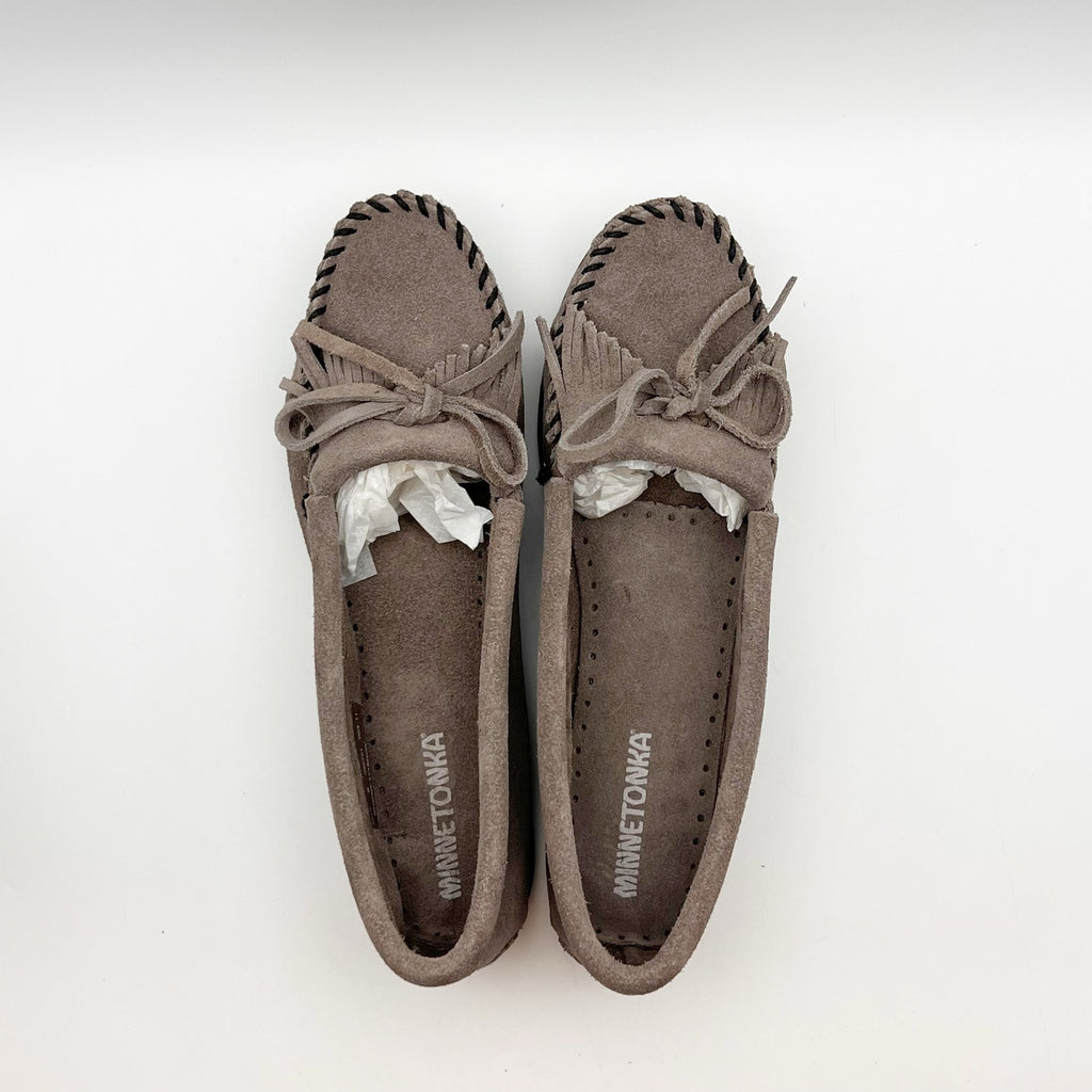 Minnetonka Womens Kilty Hardsole Moccasins Size 7.5 Grey Suede Slip-On NIB
