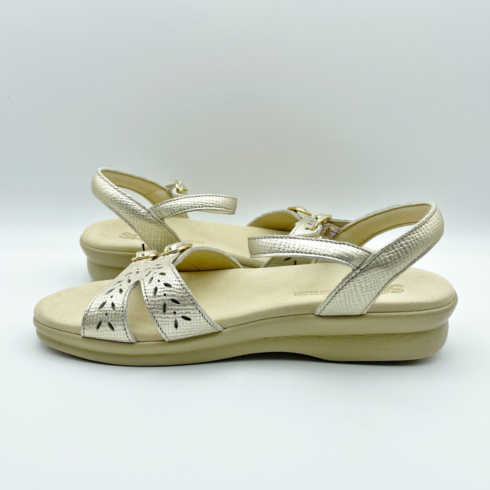 SAS Womens Duo Comfort Sandals US 9 M EU 40 Gold Suede 3-Strap Comfort NIB