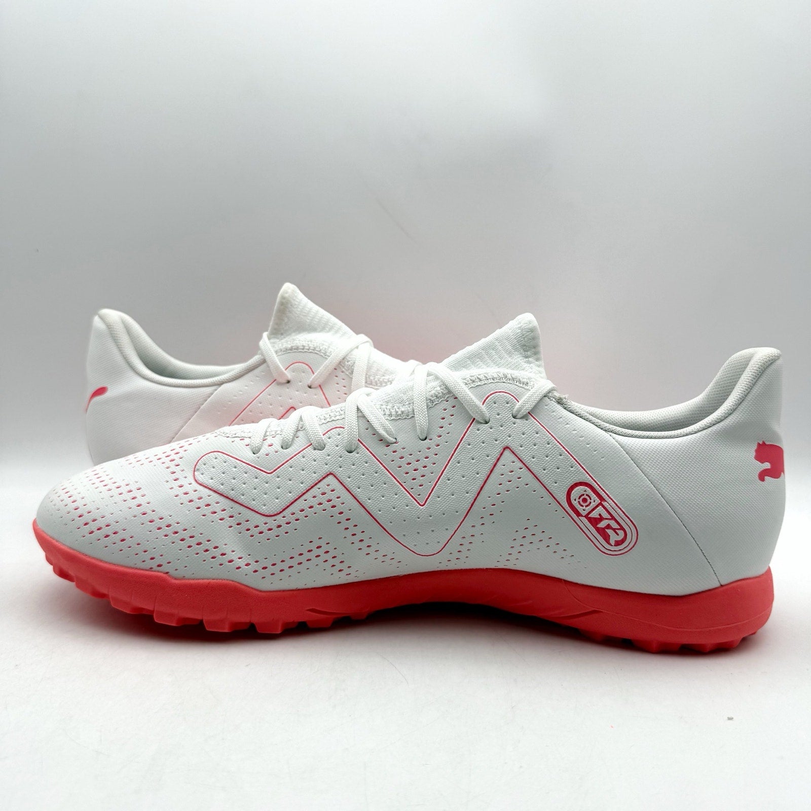 Puma Mens Future Play TT Turf Soccer Shoes US 12.5 White Pink 107381 NWOB