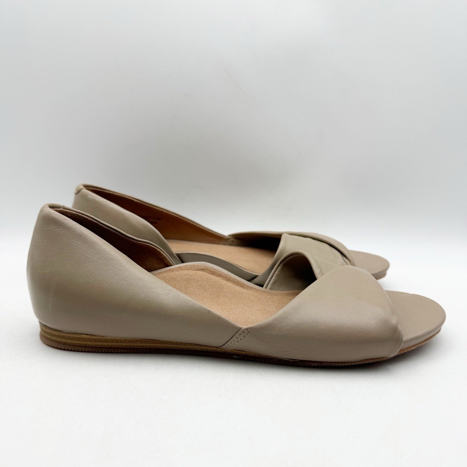 SoftWalk Womens Cypress Slip On Flats US 10 M Tan Beige Leather Open Toe NWOB
