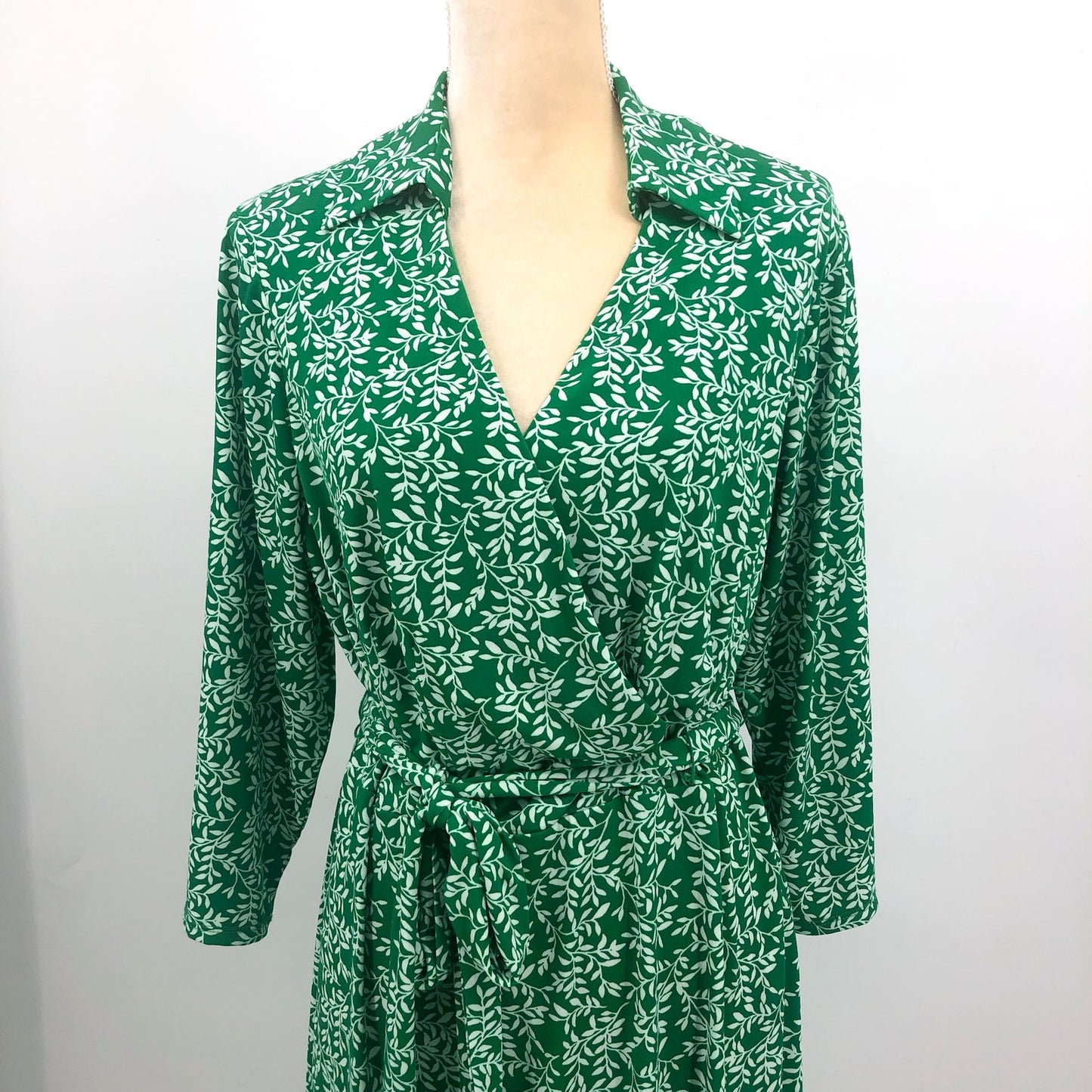 JESSICA HOWARD Faux Wrap Dress 14W Green Printed 3/4 Sleeve NWOT