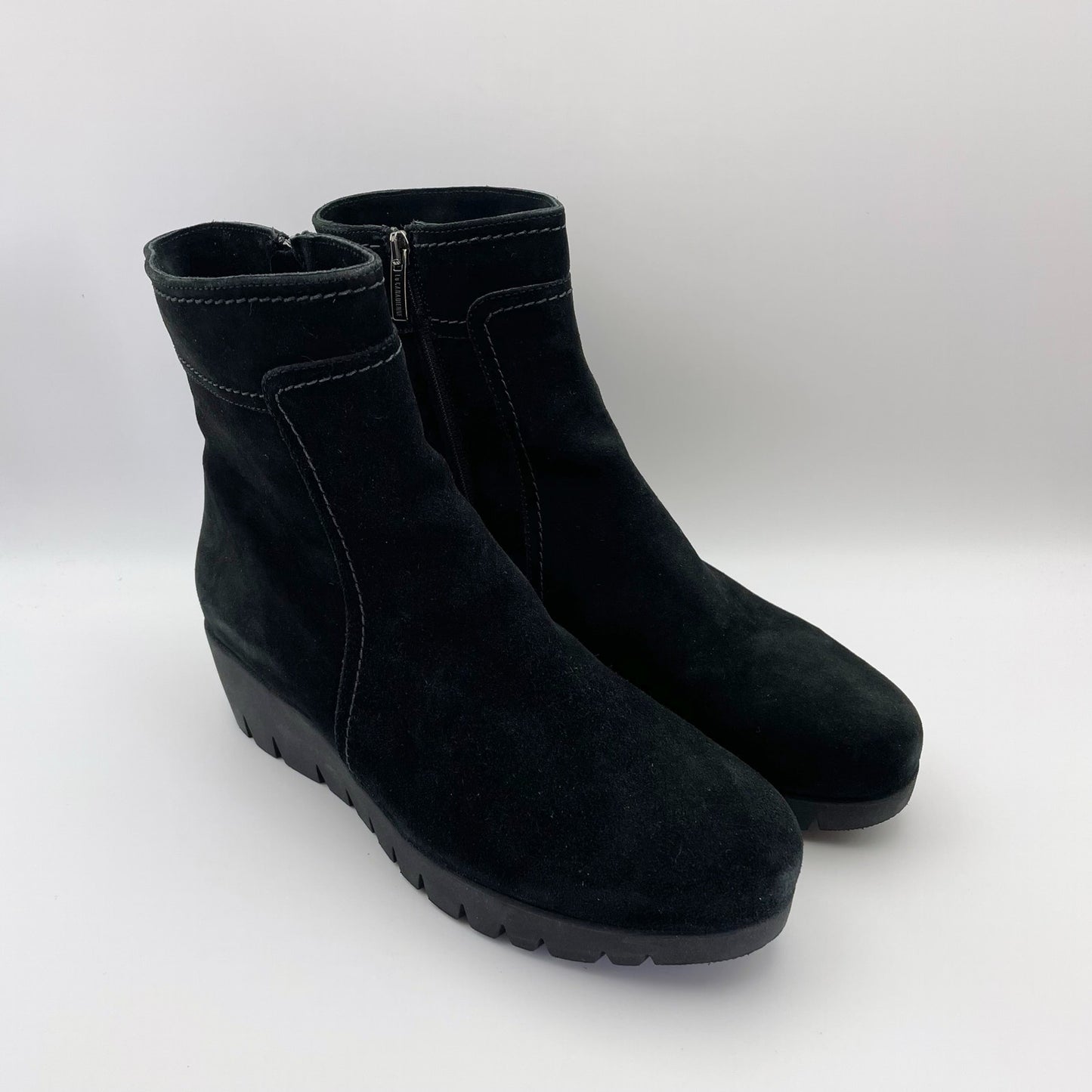 La Canadienne Womens Gavyn Ankle Bootie US 9 M Black Suede Leather NWOB